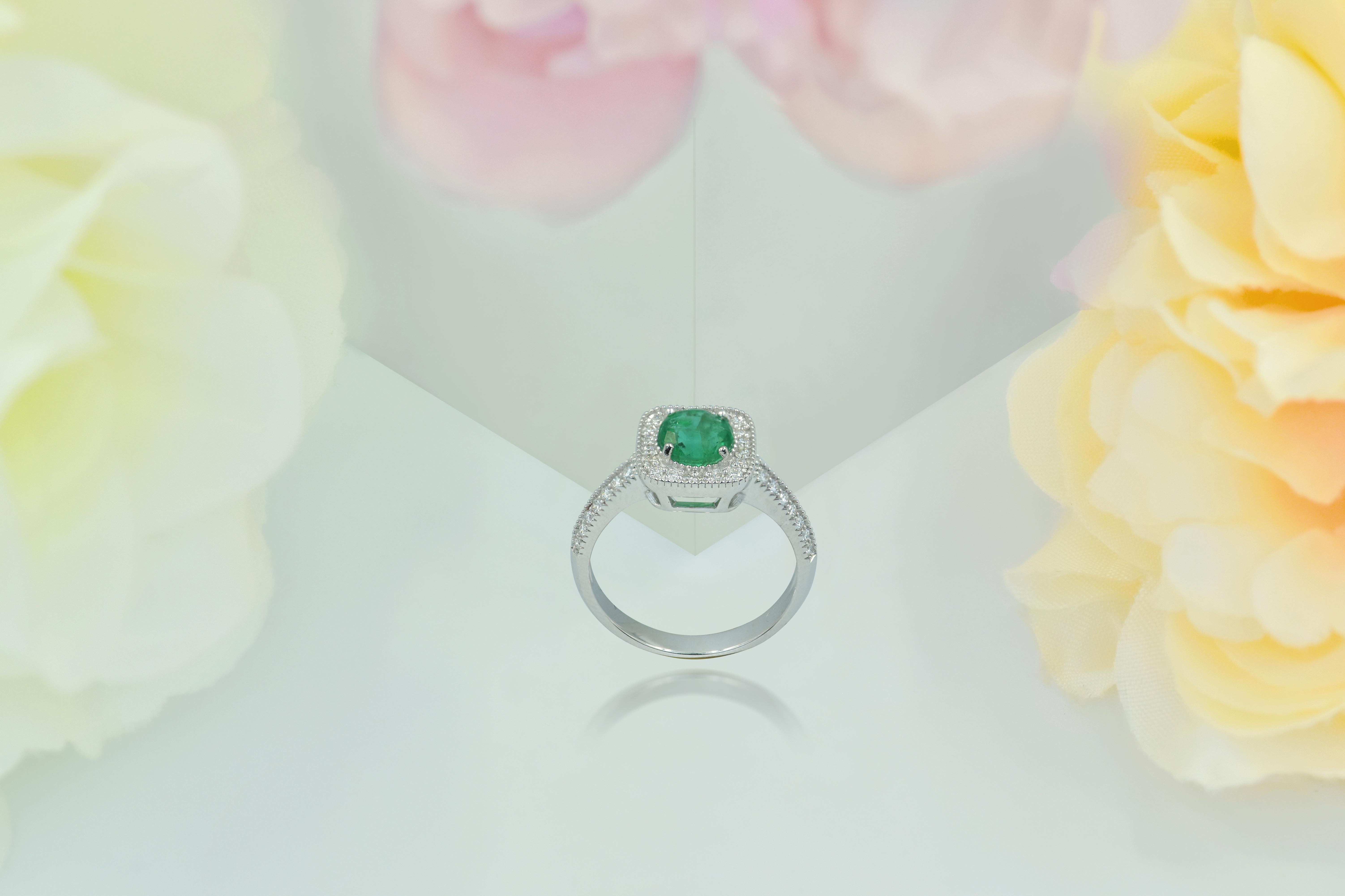 18k Ring White Gold Ring Diamond Ring Emerald Ring Emerald Round Ring For Sale 4