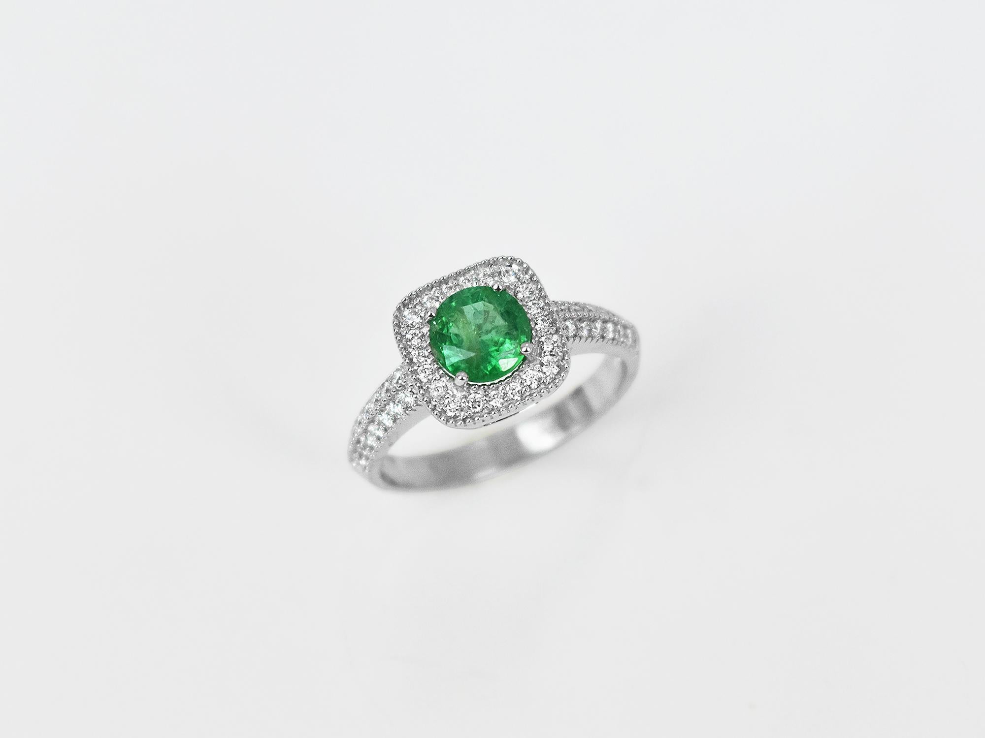 Women's 18k Ring White Gold Ring Diamond Ring Emerald Ring Emerald Round Ring For Sale