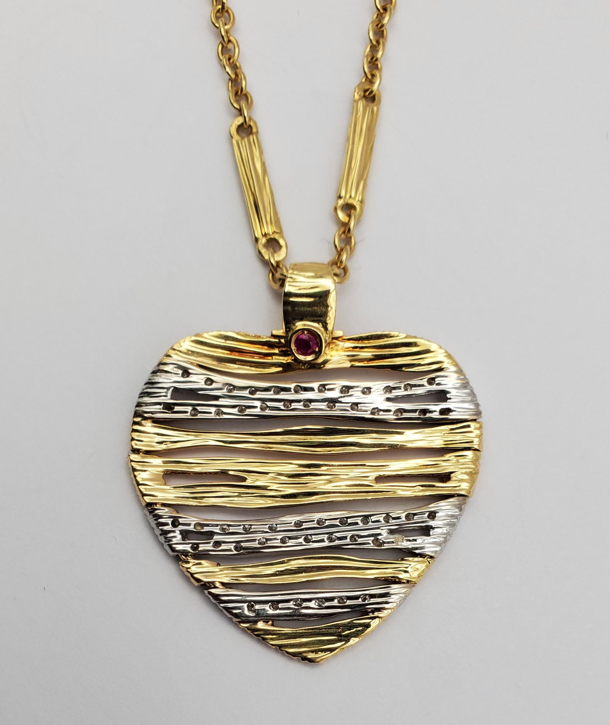 Round Cut 18k Roberto Coin Diamond Gold Heart Necklace from Elefantino Collection For Sale