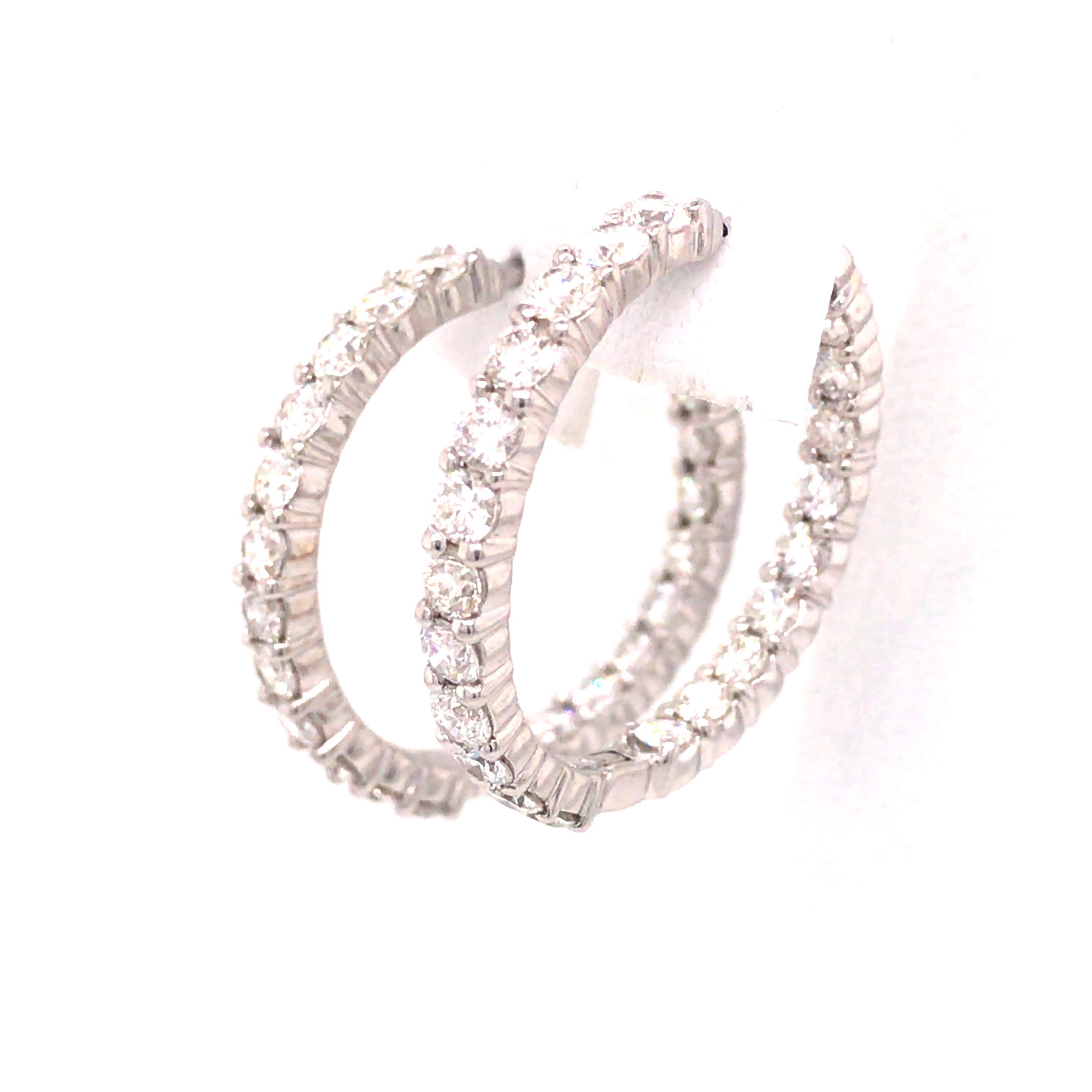 18K Roberto Coin Diamond In/Out Hoops White Gold In Good Condition For Sale In Boca Raton, FL