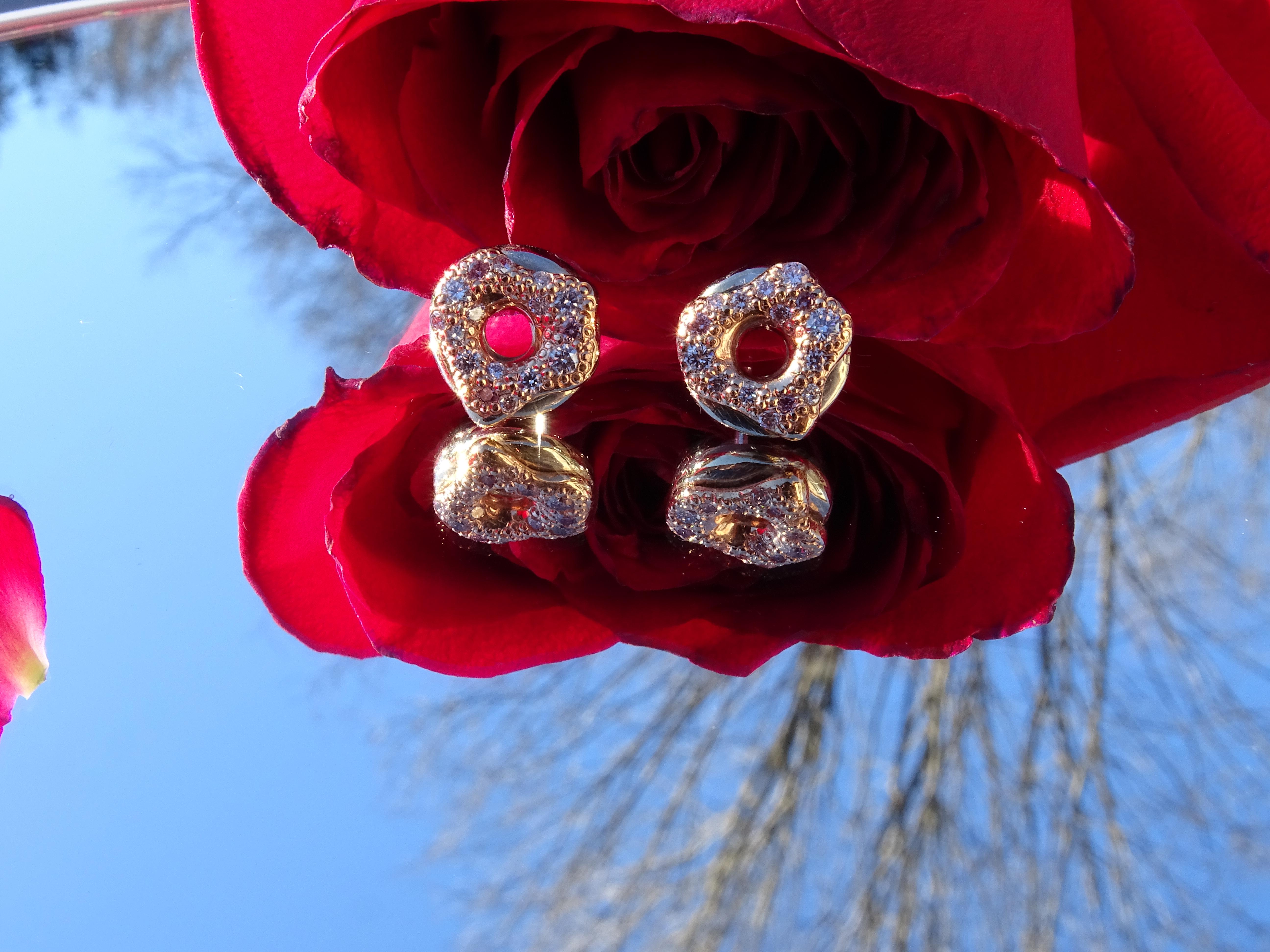 18k Rose and White Gold Argyle Pink Diamonds Donut Earrings In New Condition For Sale In Rhinebeck, NY