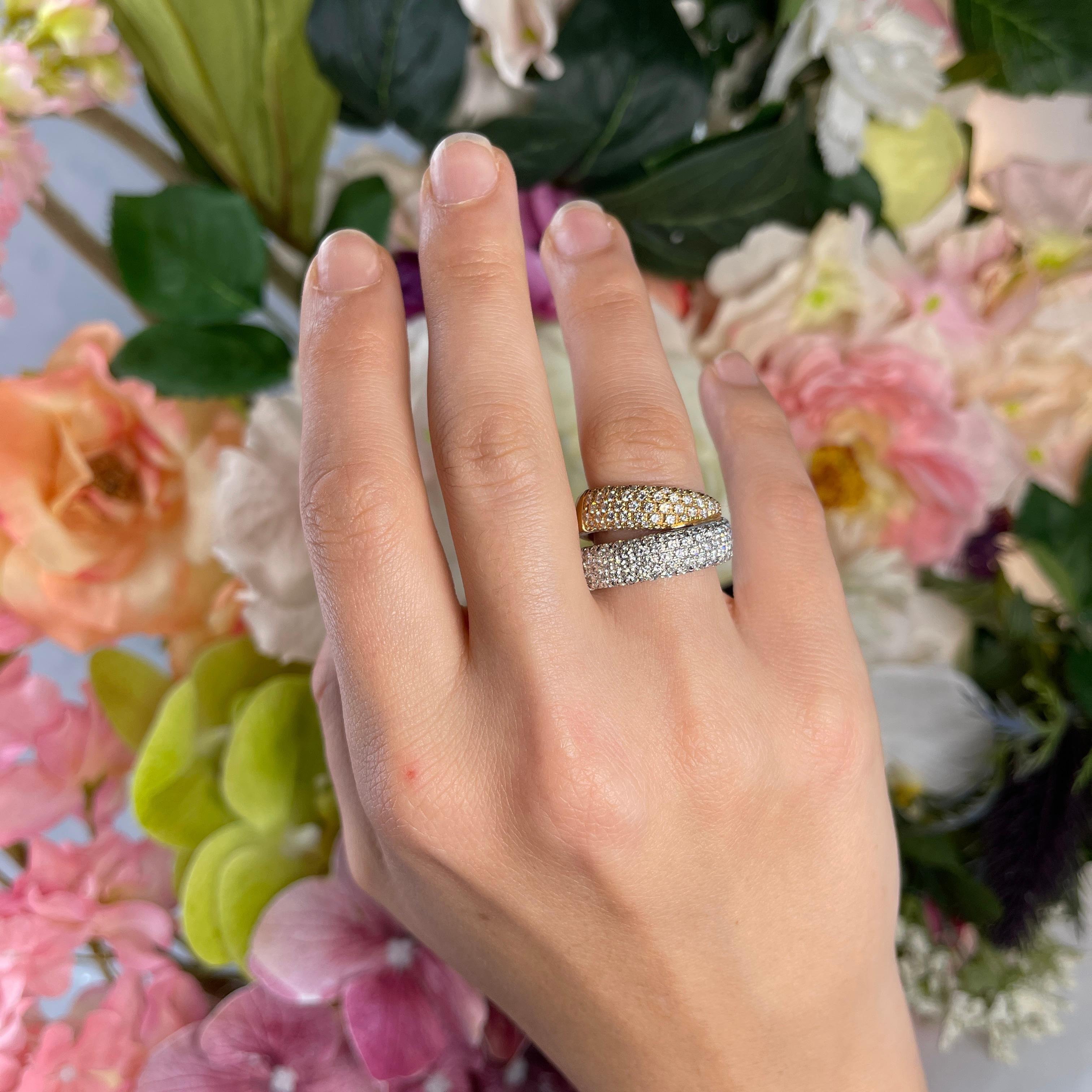 18k Rose and White Gold Double Band Ring with Pavé Diamonds For Sale 3