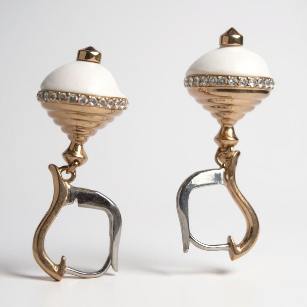 Orecchini a goccia con diamante smaltato in oro rosa e bianco 18K da 1,70 carati, 1,30 pollici in vendita 6