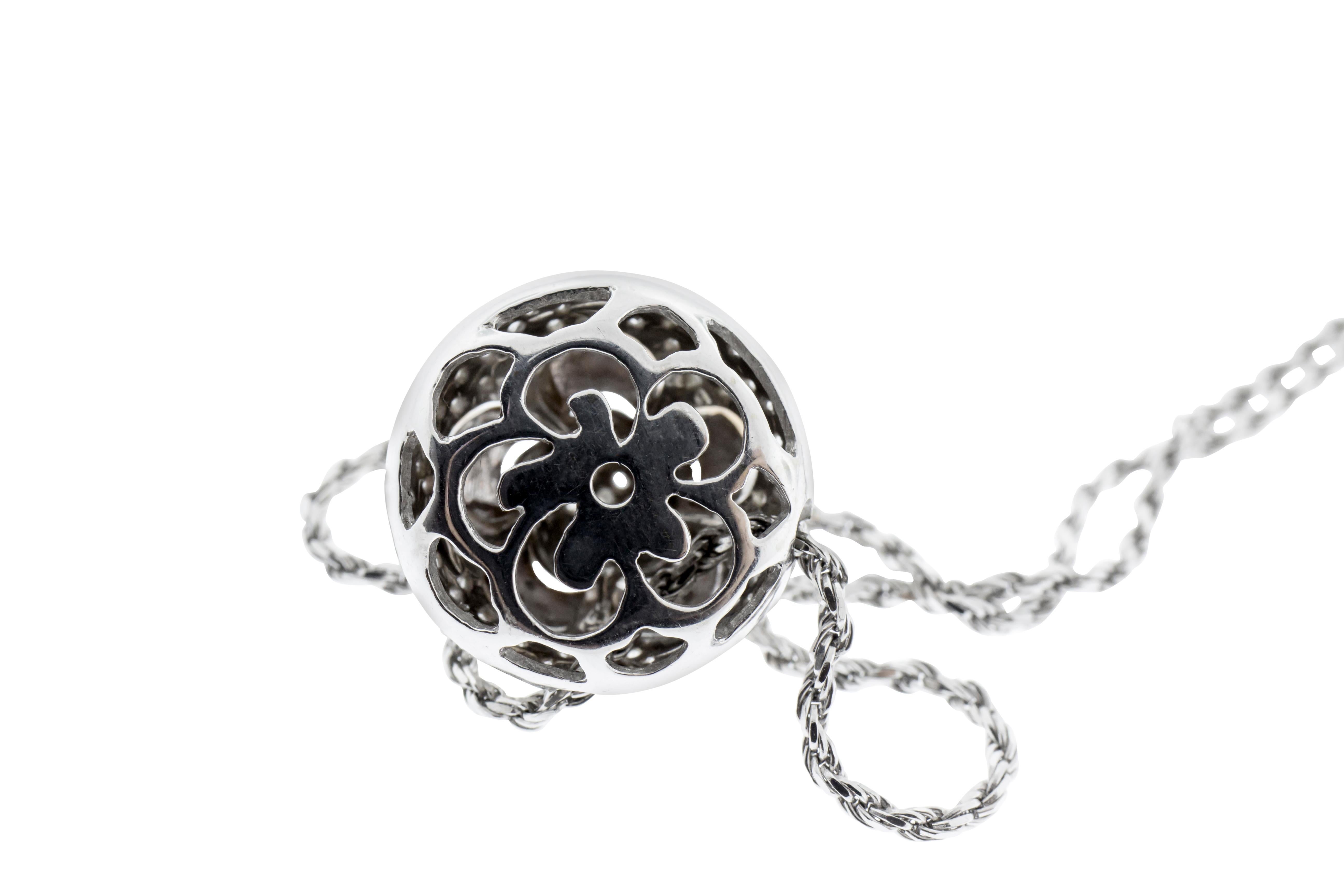 Modern 18 Karat Rose and White Gold Flower Pendant Necklace For Sale