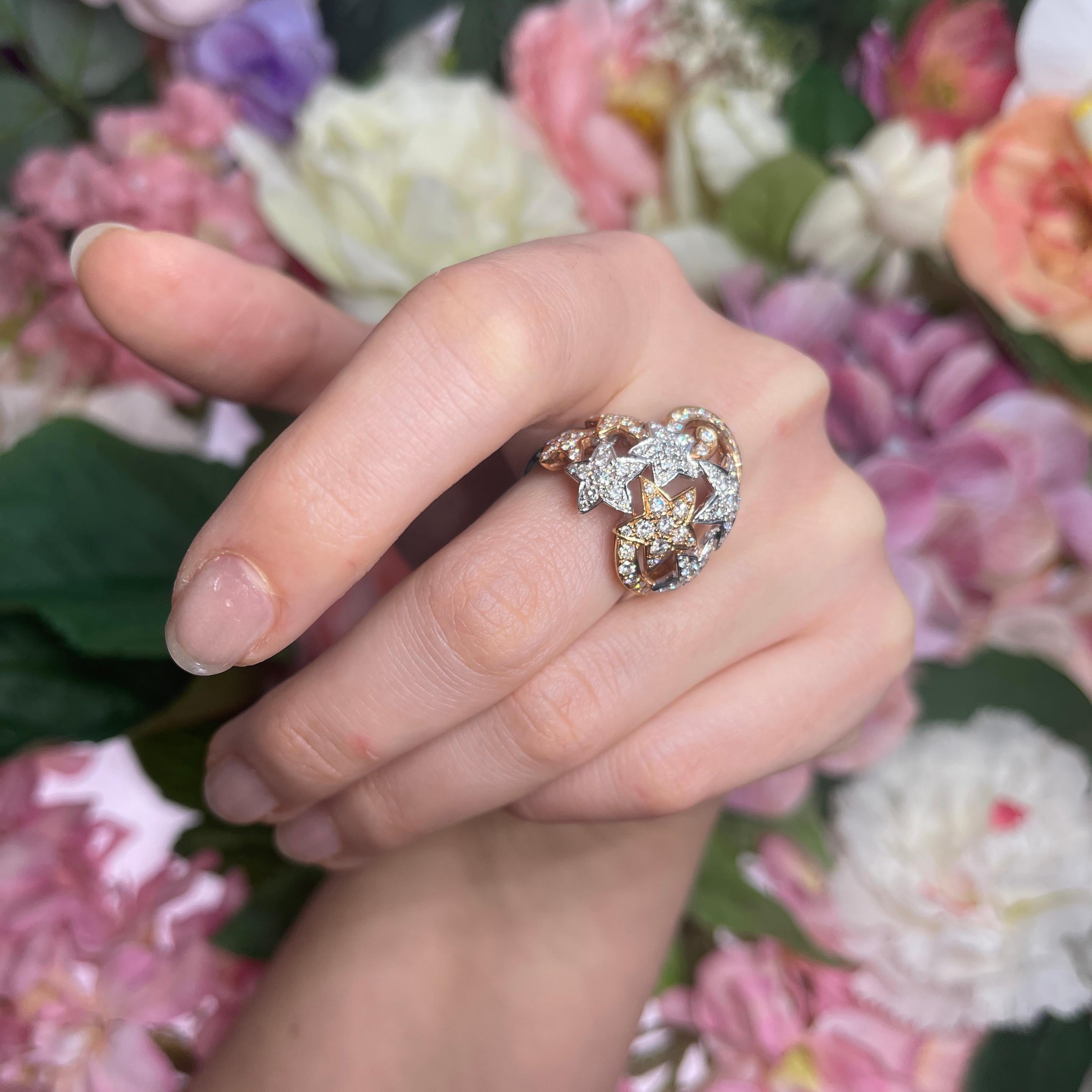 18K Rose and White Gold Star Motif Ring with 1.66 Carats of Diamonds For Sale 3