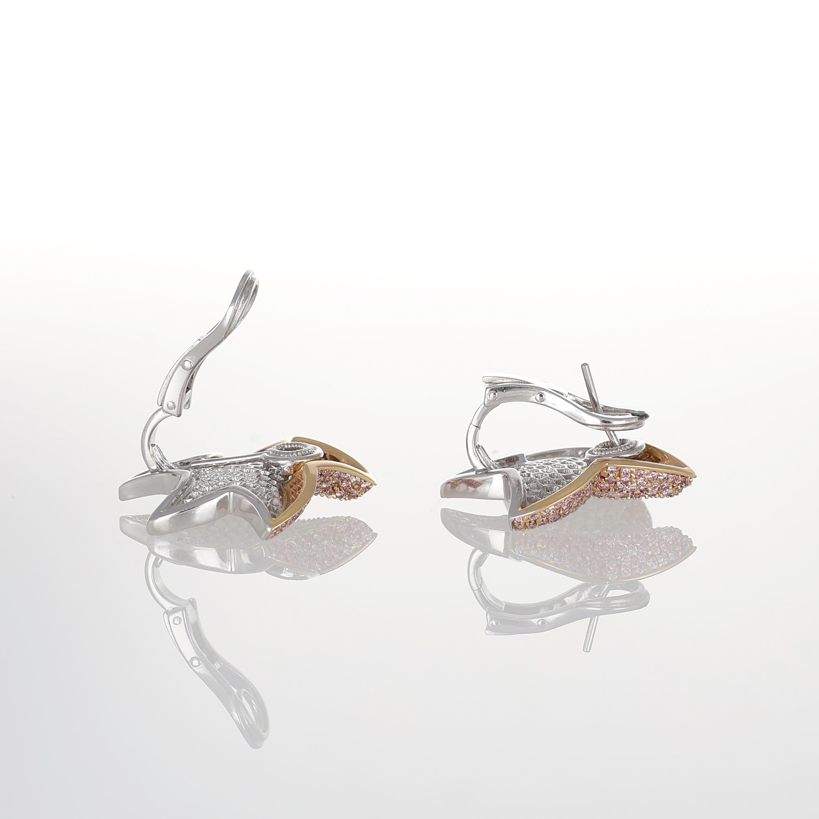 Orecchini Pavé di diamanti a forma di stella in oro rosa e bianco 18 carati in vendita 1