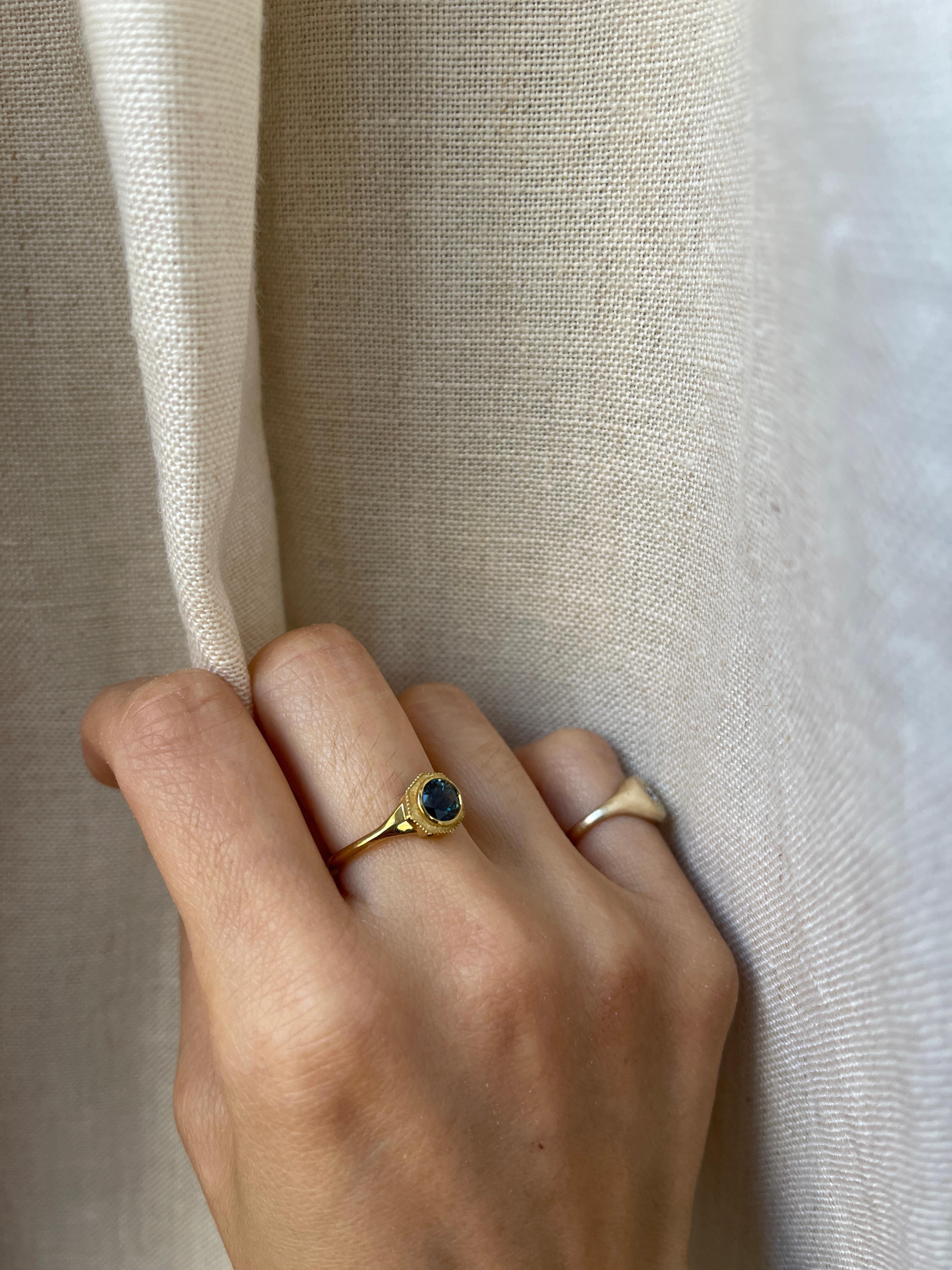 18K Rose Cut Sapphire Ring im Zustand „Neu“ im Angebot in Wallingford, CT