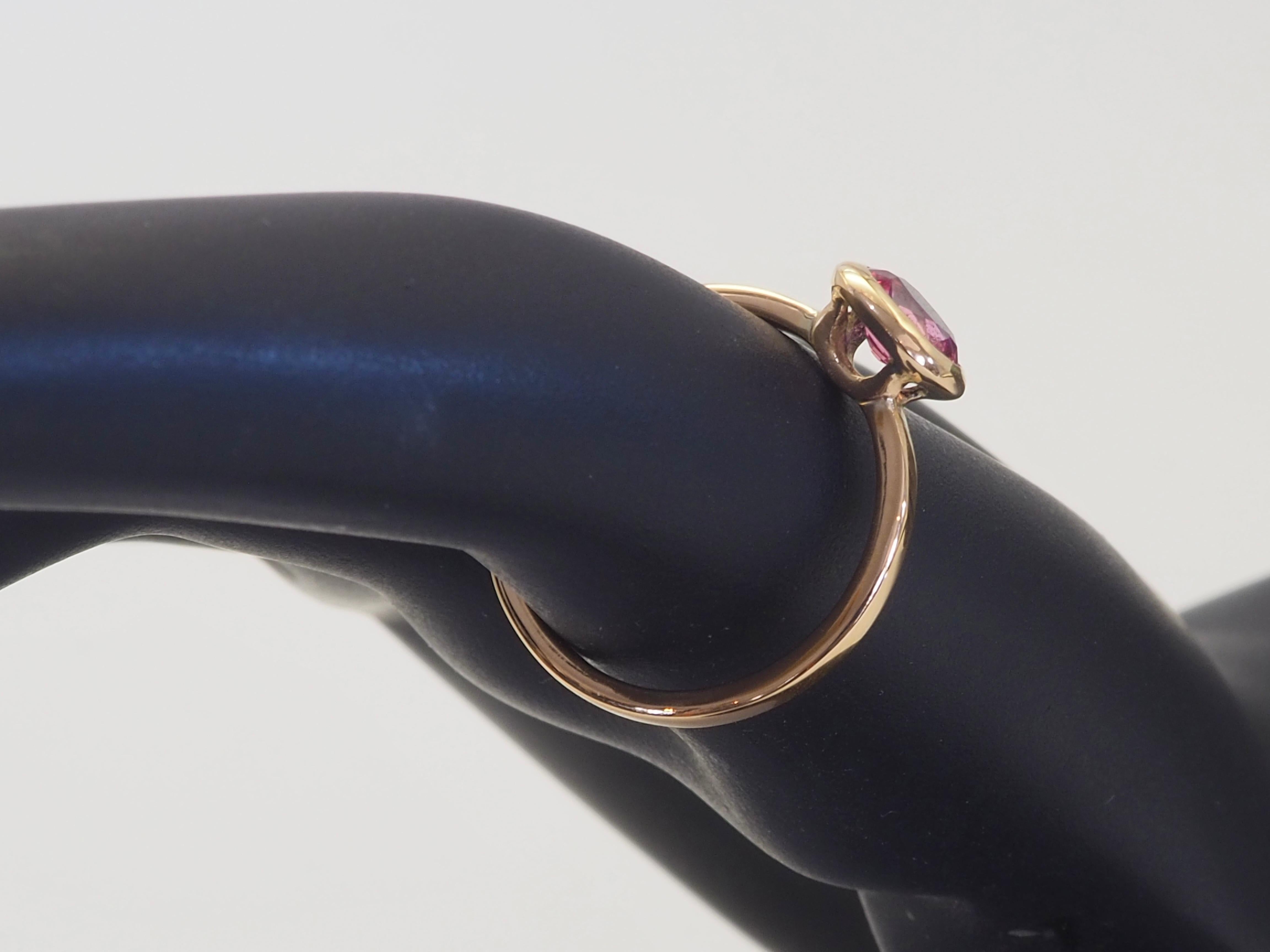 Anello solitario con castone in oro rosa 18 carati da 0,73 carati con spinello rosa Mahenge in vendita 5