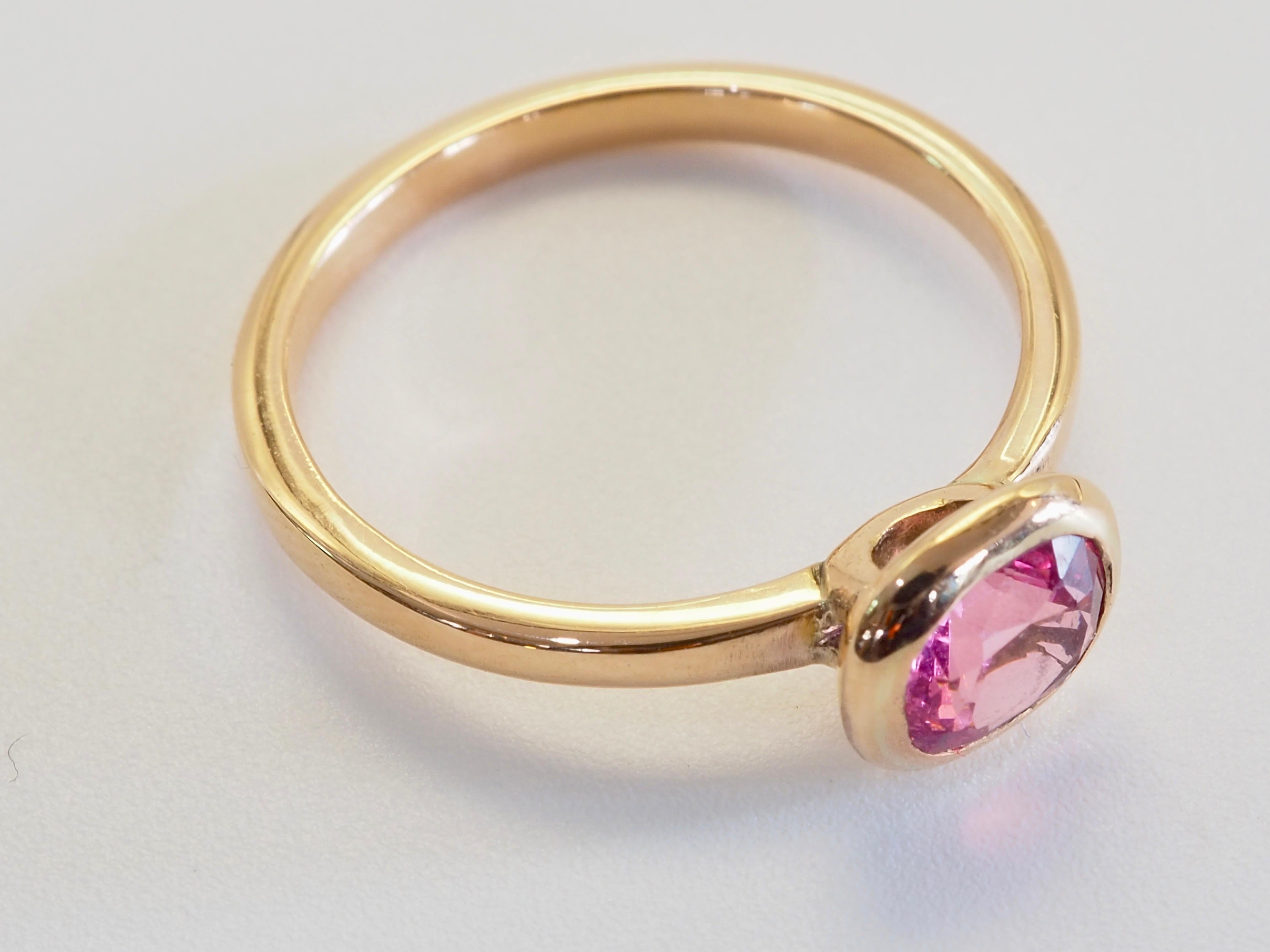 Donna Anello solitario con castone in oro rosa 18 carati da 0,73 carati con spinello rosa Mahenge in vendita