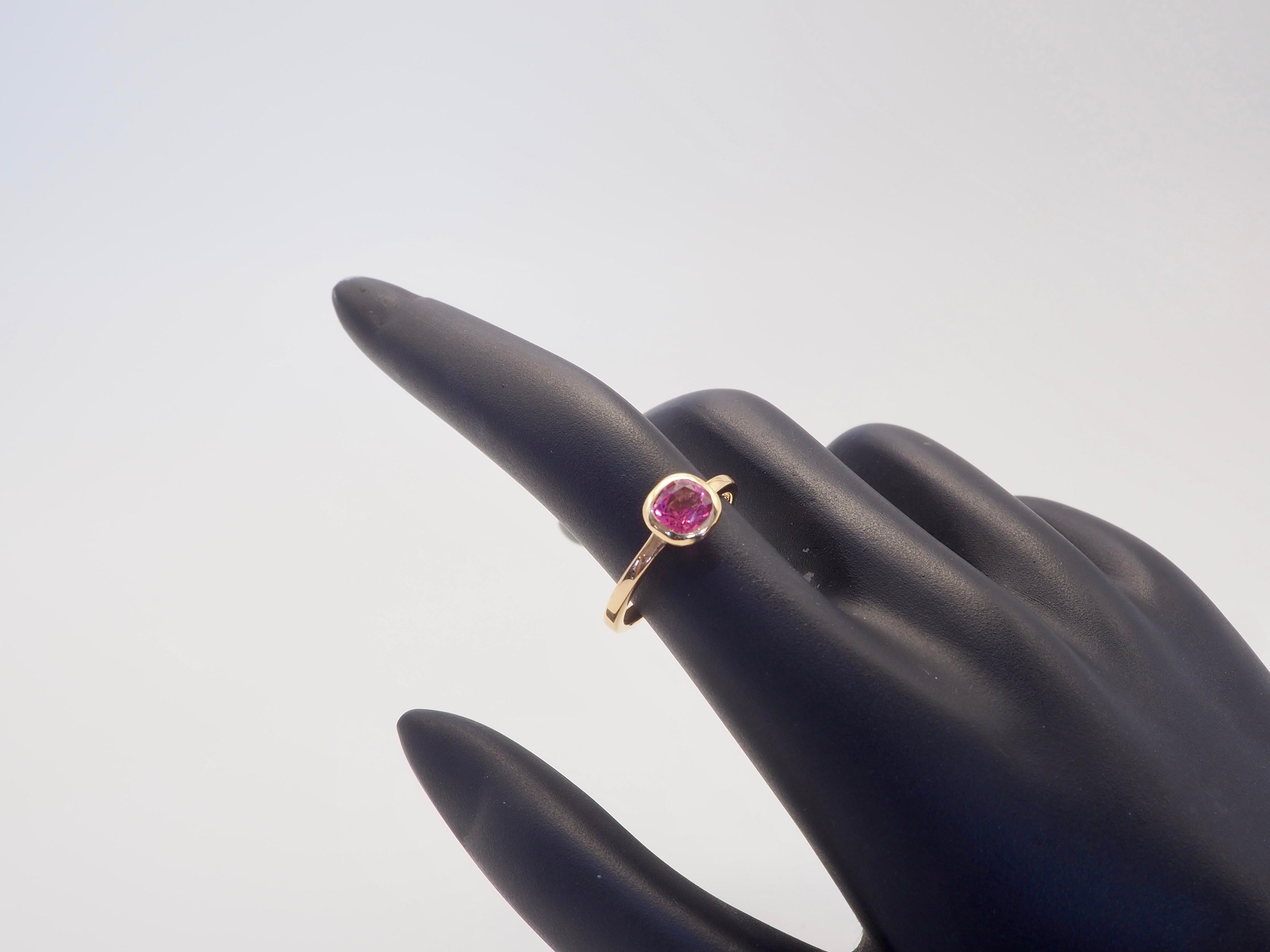 Anello solitario con castone in oro rosa 18 carati da 0,73 carati con spinello rosa Mahenge in vendita 2