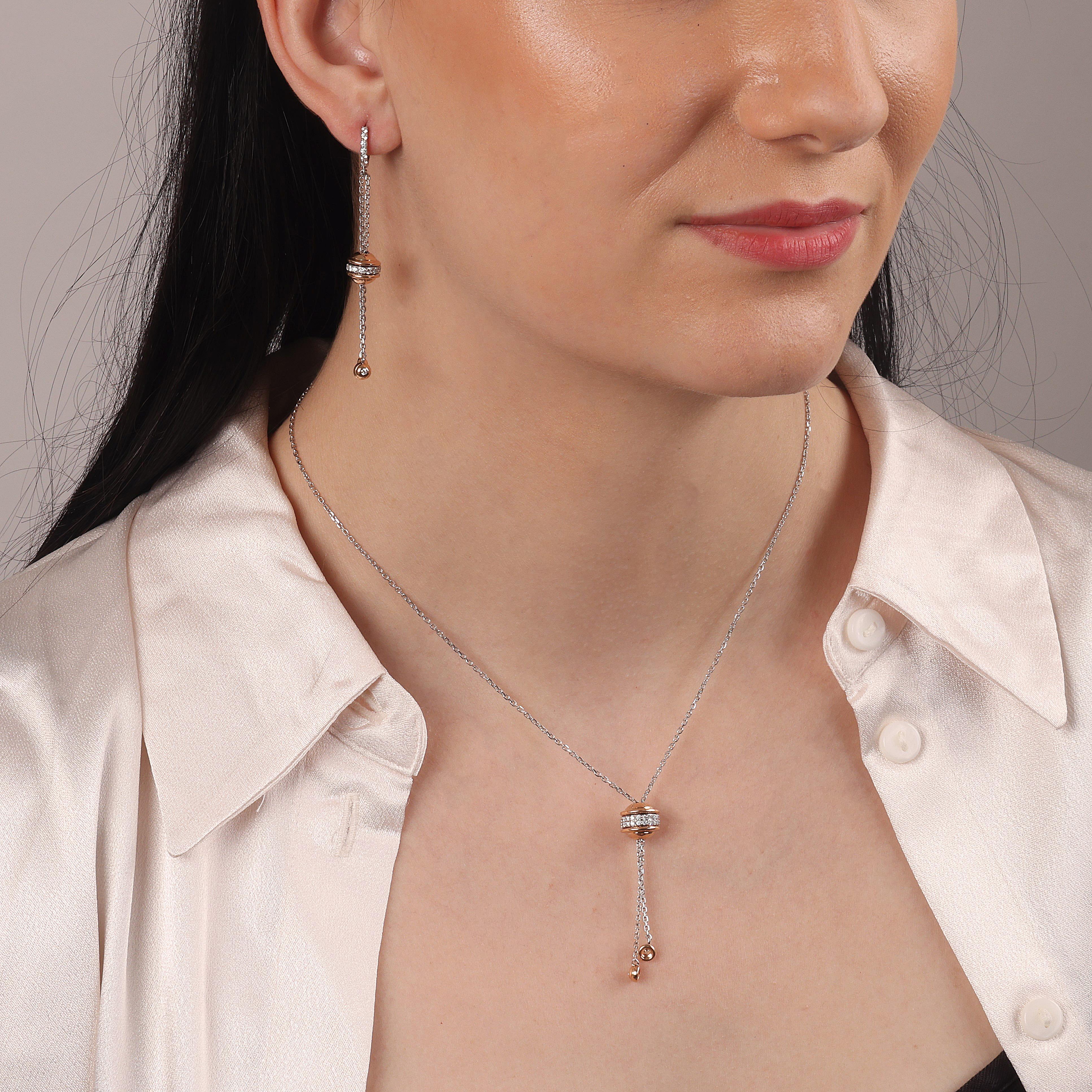 IGI Certified 18K Gold 0.9ct Natural Diamond F-VVS Rose Necklace Earrings Set For Sale 3
