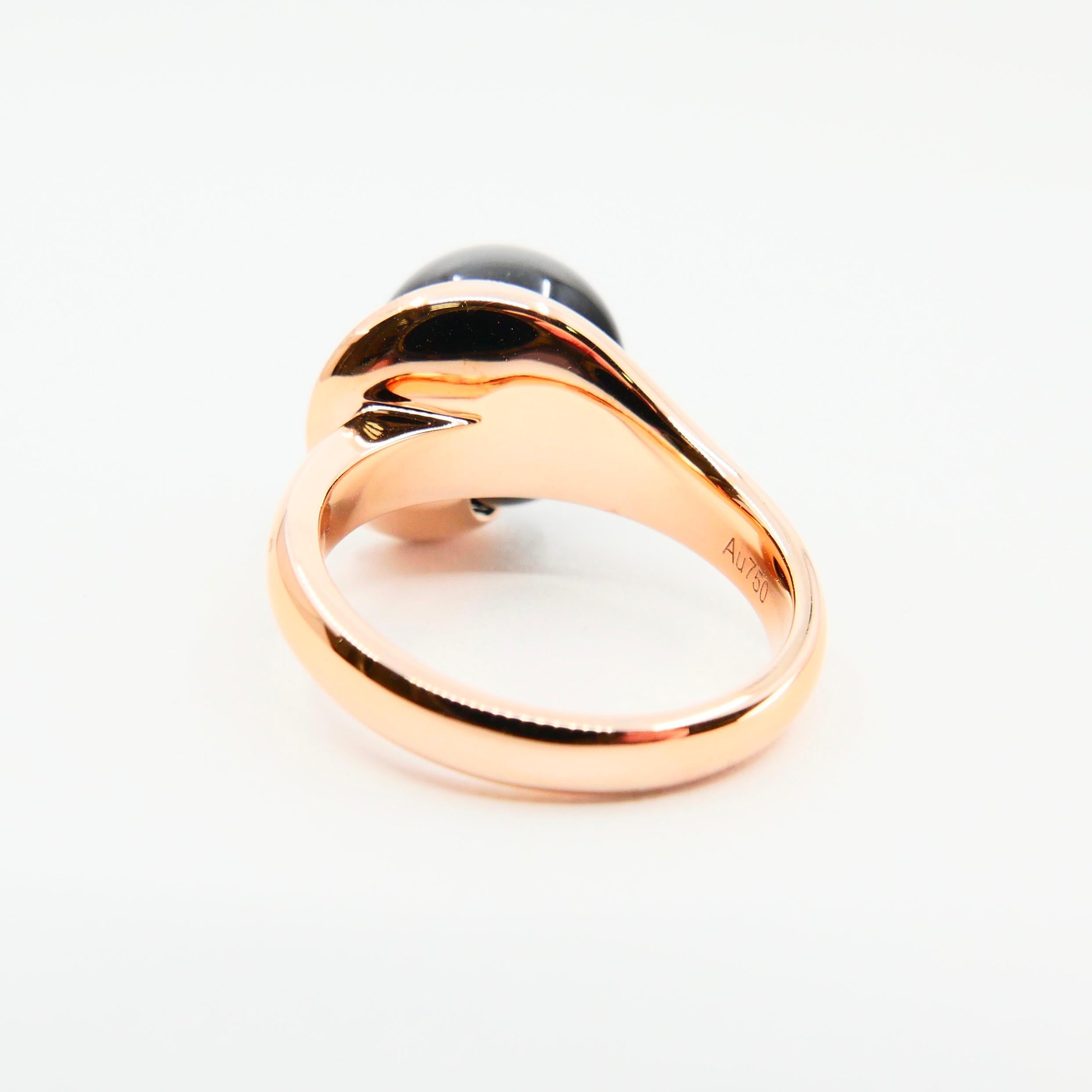 18 Karat Rose Gold and Onyx Ring, Modern Design For Sale 6