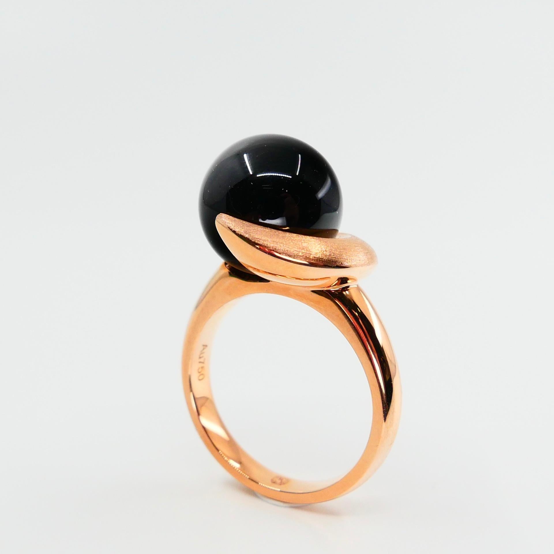 18 Karat Rose Gold and Onyx Ring, Modern Design For Sale 9