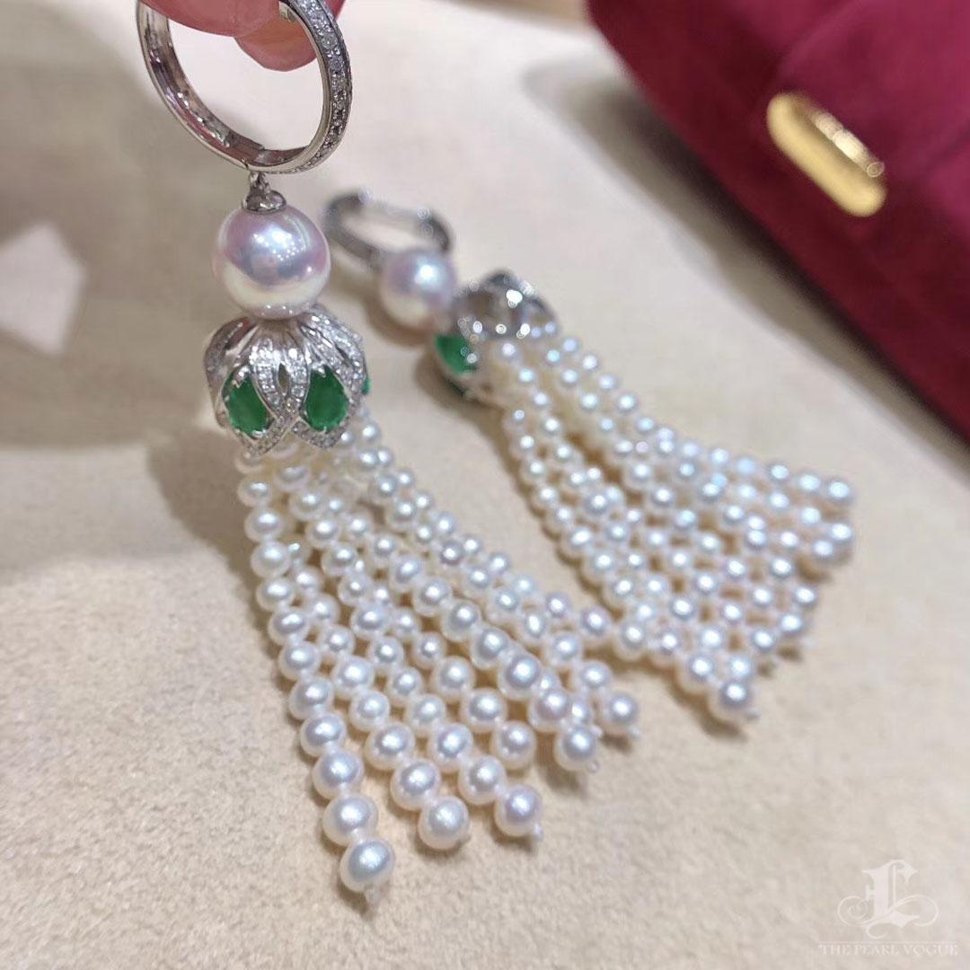 【Crown Radiance】Emerald Tassel Akoya Perle & Diamant-Ohrringe im Angebot 3