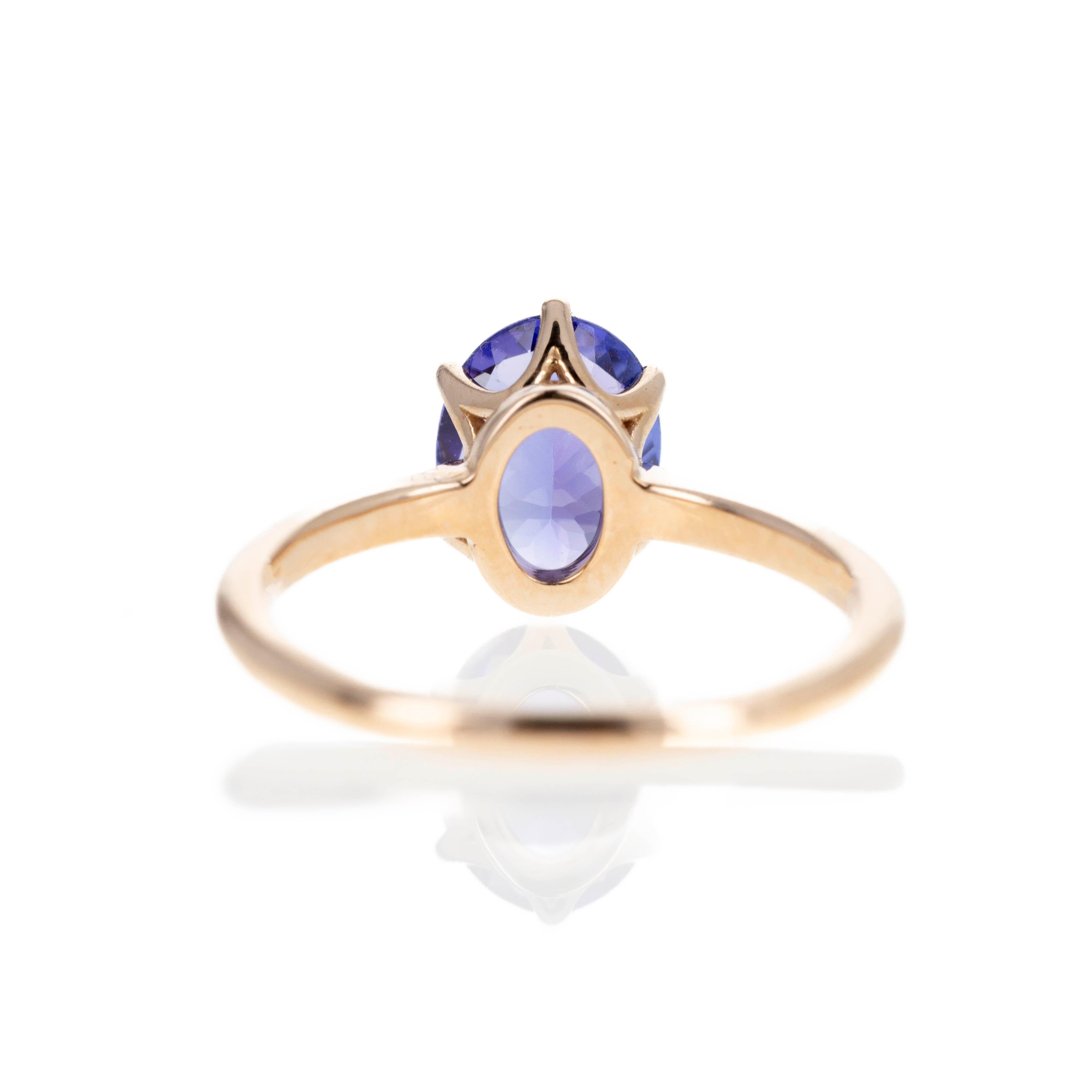 Taille ovale Bague en or rose 18 carats avec tanzanite ovale 1,58 carat en vente