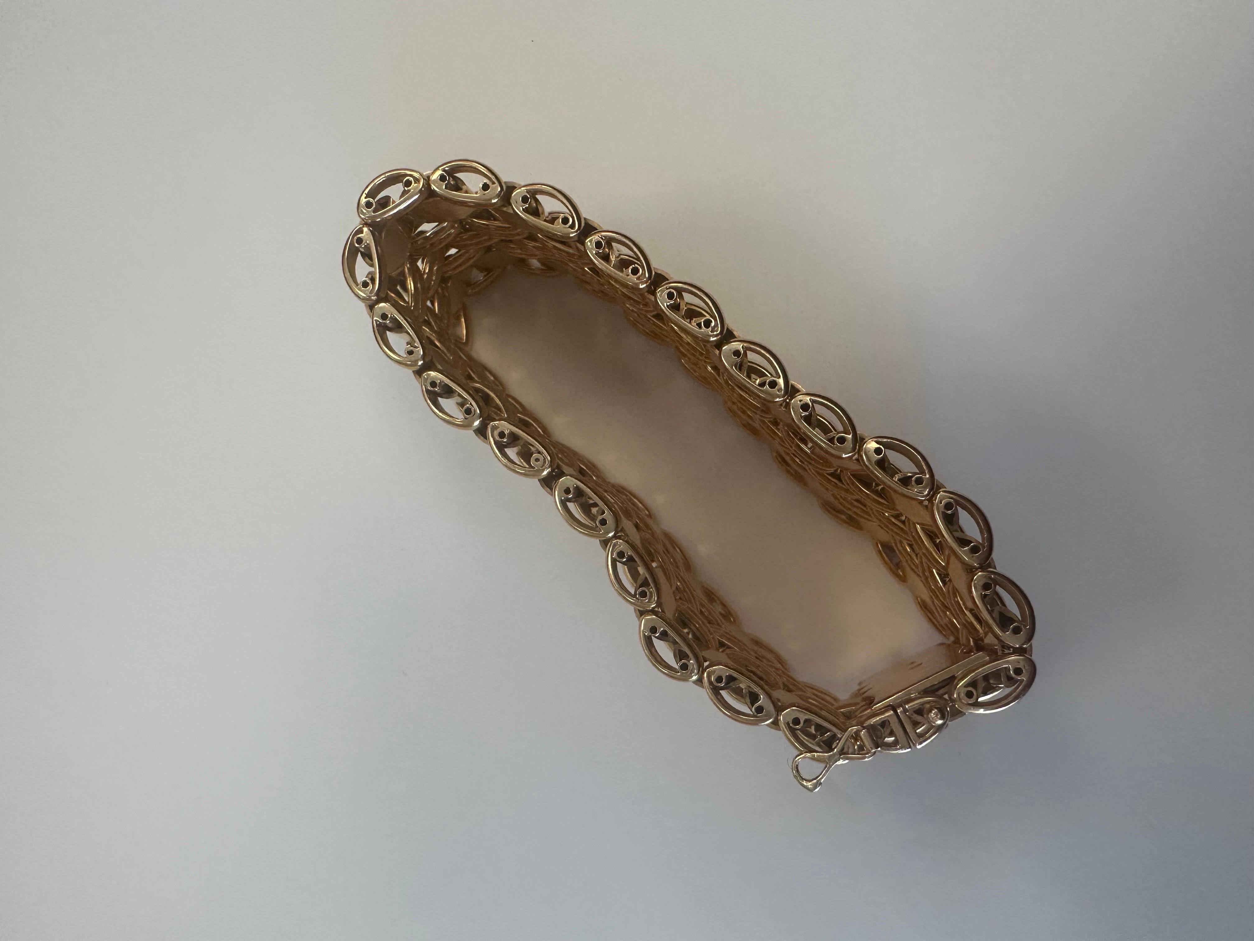 18k Rose Gold 1940's Wide, Flexible Link Bracelet In Excellent Condition For Sale In Chicago, IL