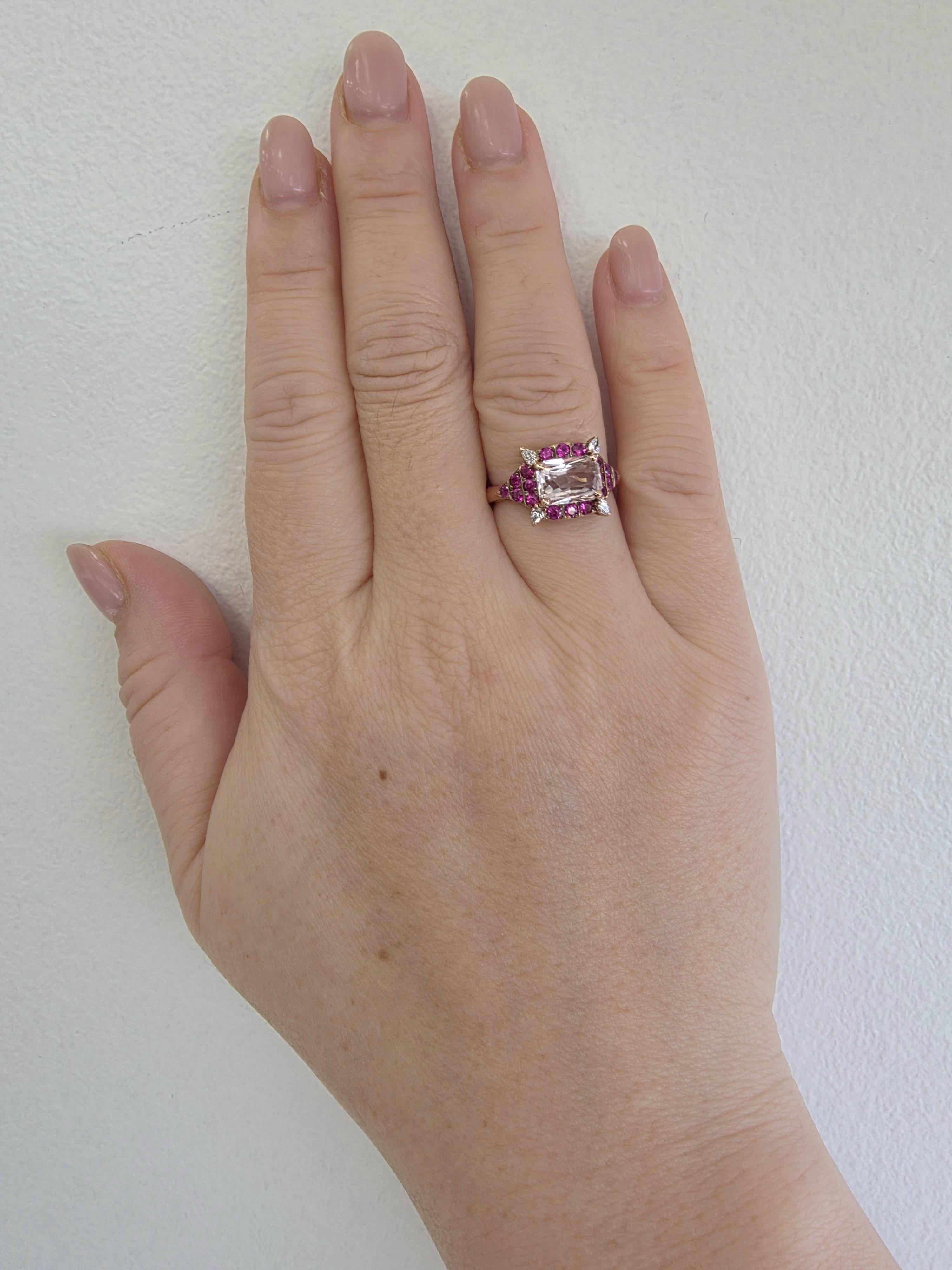 Bague en or rose 18 carats 2,08 carats Orange Peach Sapphire No Heat et diamant Ruby Bon état - En vente à Los Angeles, CA