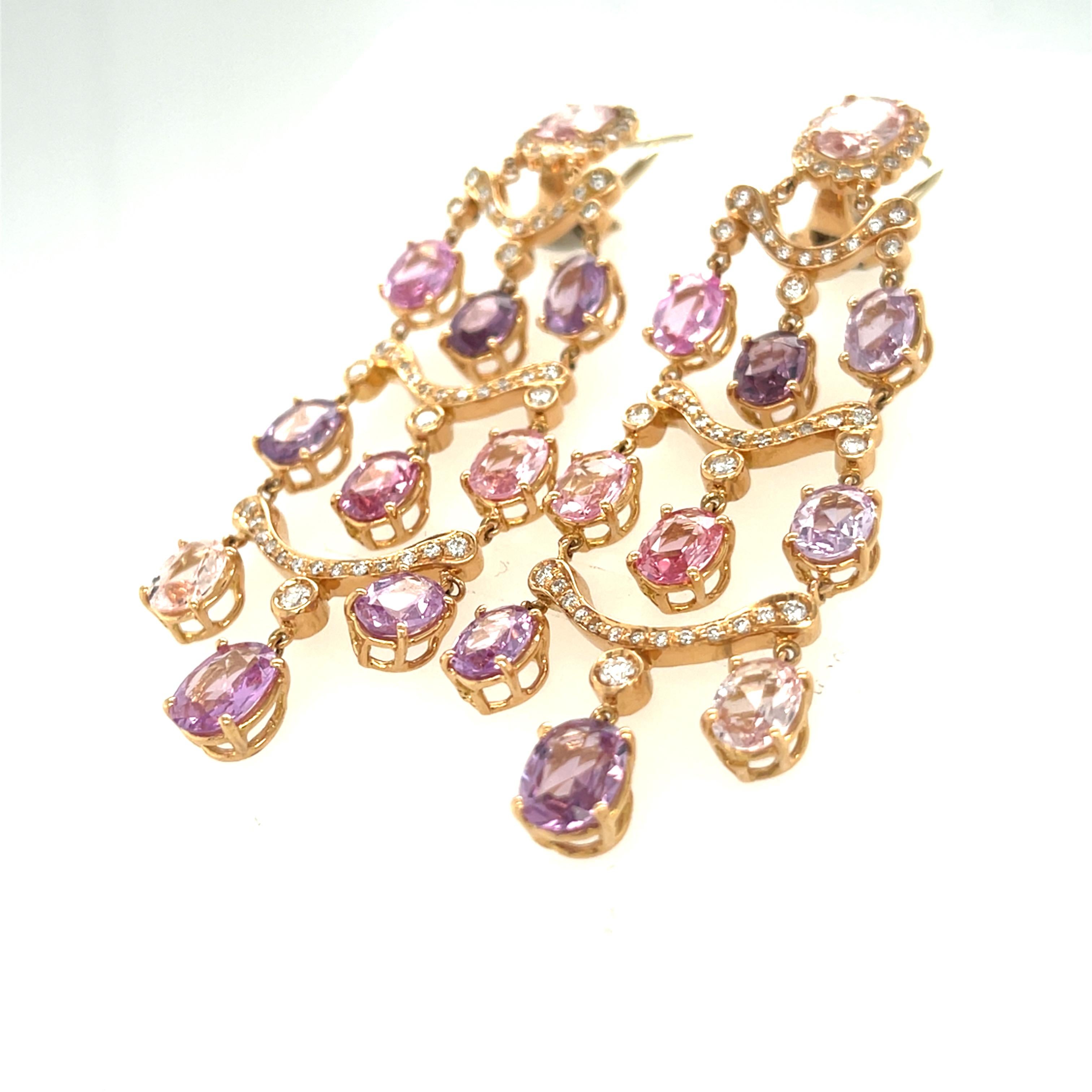Taille ovale Boucles d'oreilles chandelier en or rose 18k 26 ct saphir rose et violet avec 0.7 ct Dia en vente
