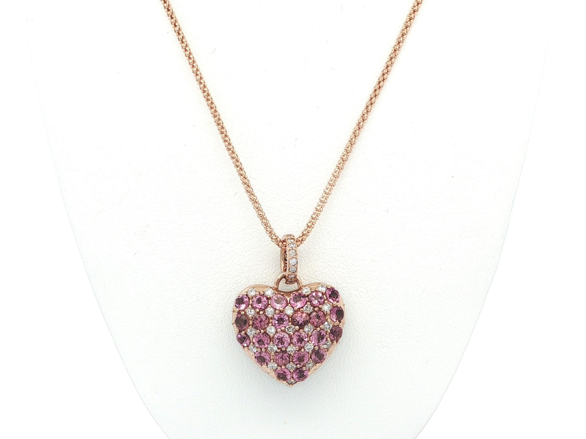 Donna Ciondolo a cuore reversibile in oro rosa 18k con diamante bianco nero e tormalina rosa da 4,1 carati in vendita