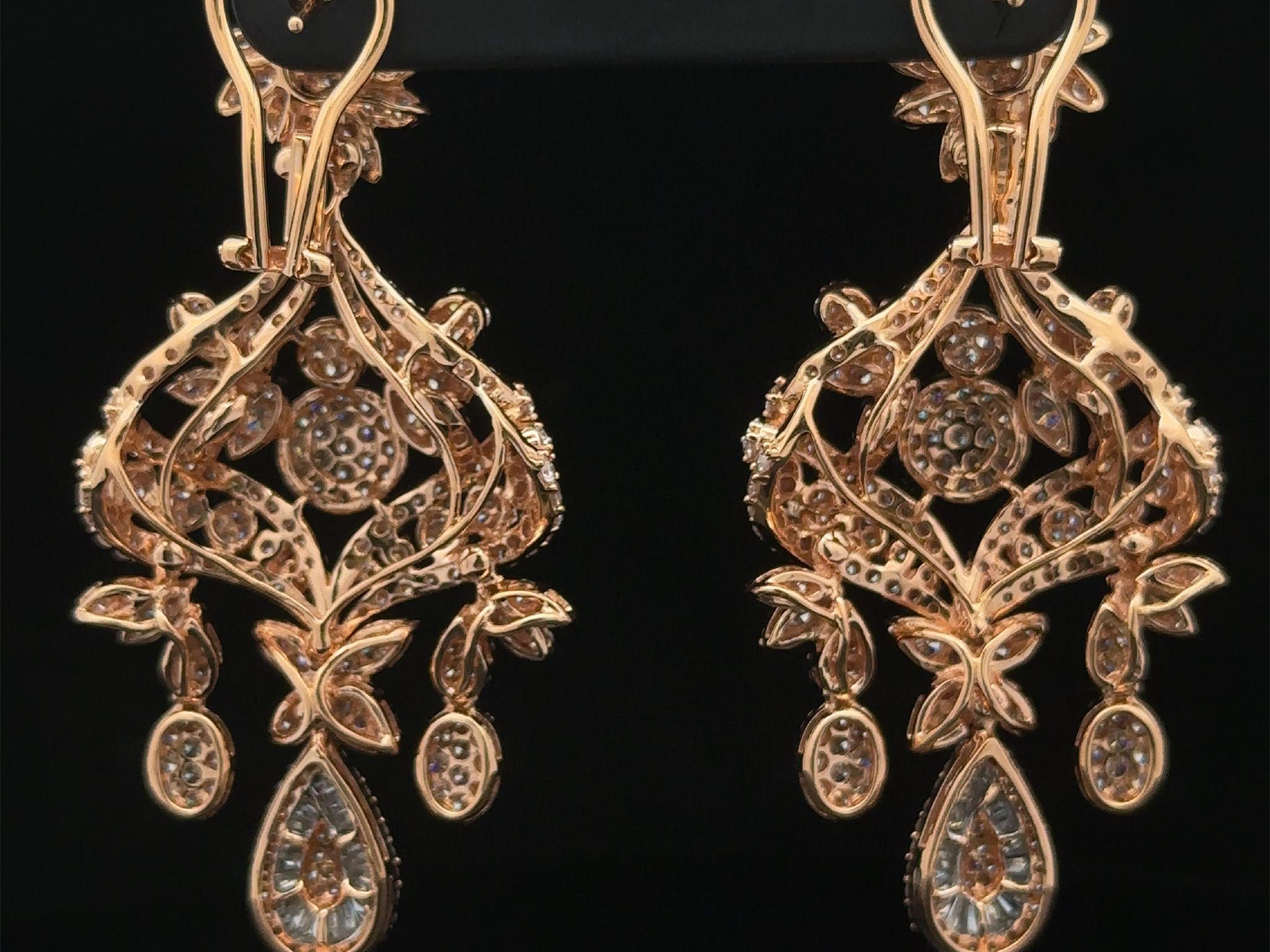 Donna Orecchini in oro rosa 18k con diamante infuocato da 7,07 carati, design floreale e penzoloni in vendita