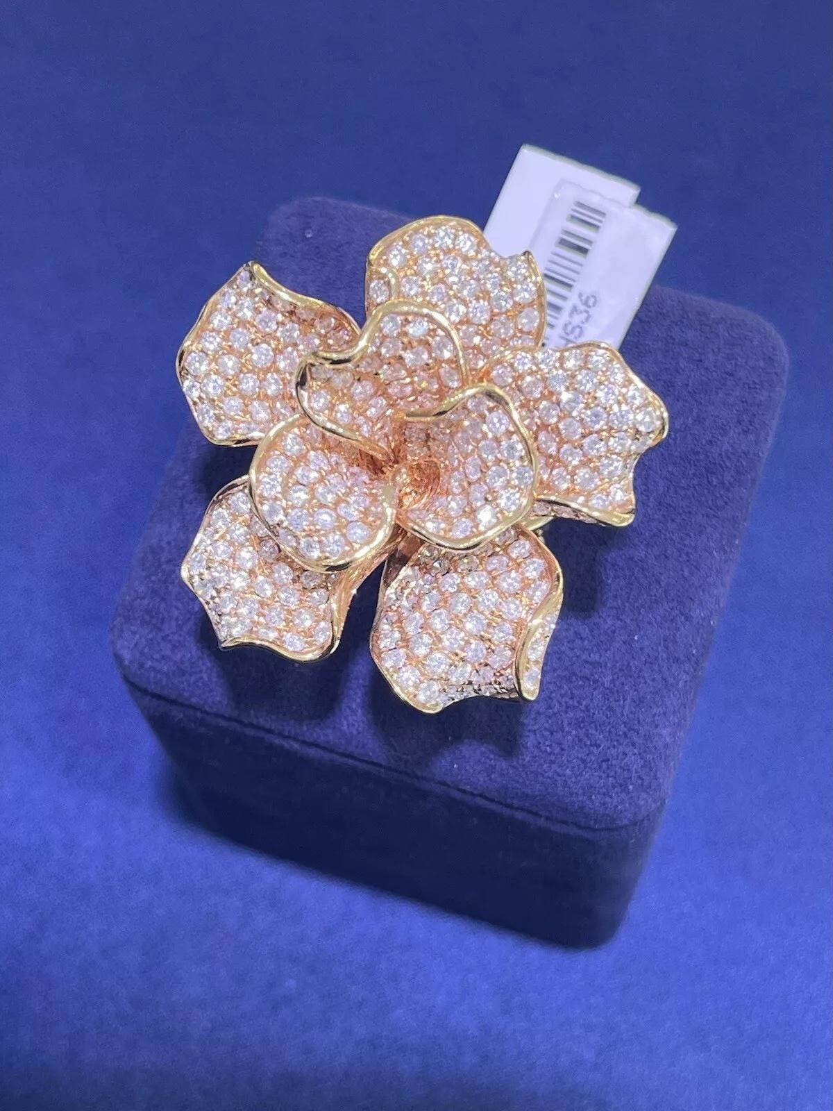 Bague cocktail fleur en or rose 18 carats avec diamants ronds pavés de 7 carats, taille 7 en vente 12
