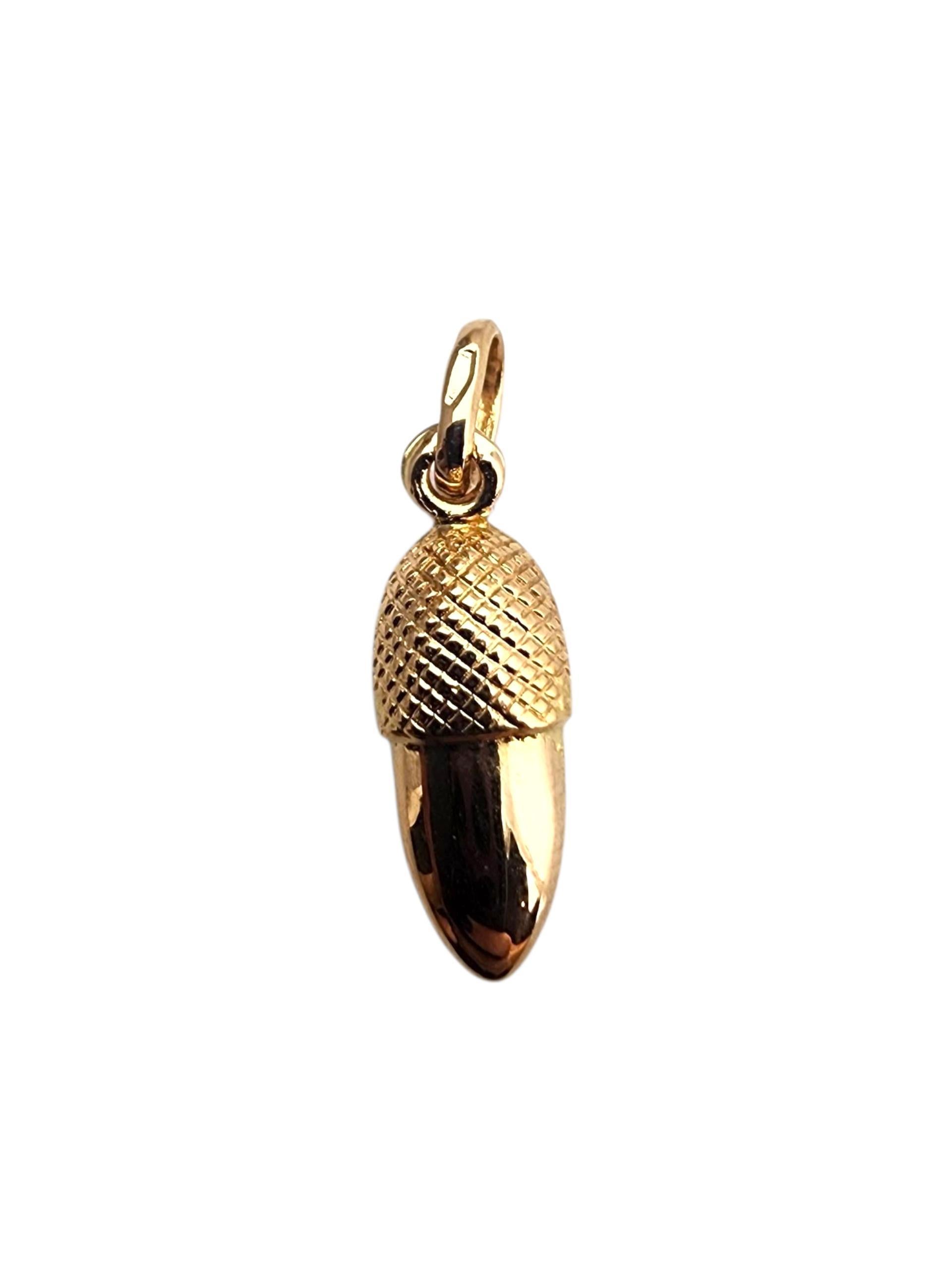 18K Rose Gold Acorn Charm-

This 18K Rose Gold Acorn Charm symbolizes growth and potential, crafted in warm, elegant rose gold for a refined touch.

Size with bail: 22.3 mm x 6.6 mm
Size without bail: 17.5 mm 
Thickness: 6 mm

Weight: 1 gr./ .6