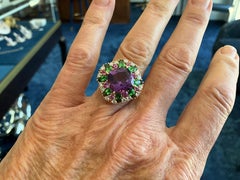 Anillo de oro rosa de 18 quilates con amatista, tsavorita, zafiro rosa y diamante