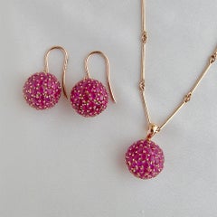 Kugelanhänger aus 18 Karat Roségold und burmesischem Rubin