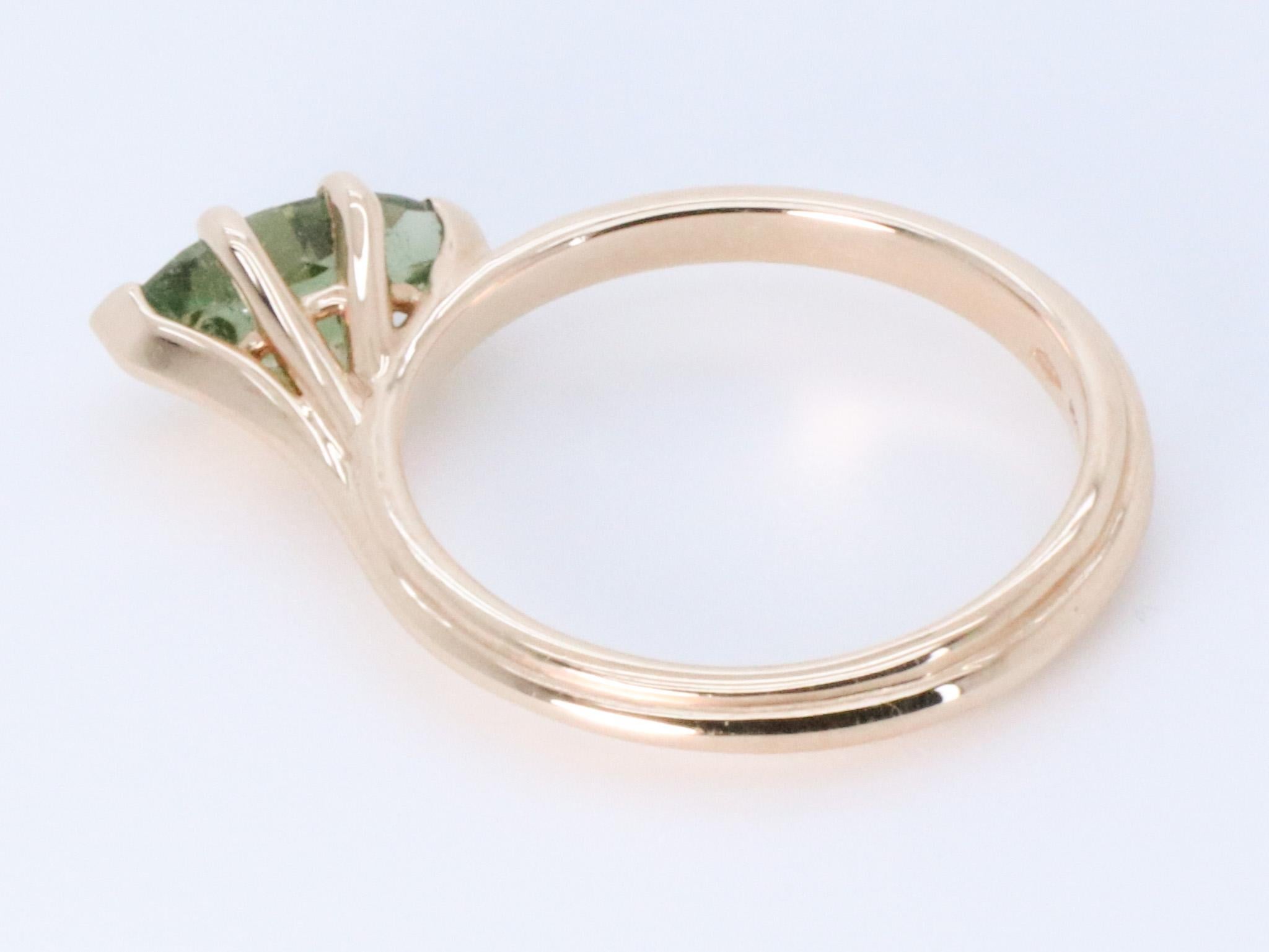 18K Rose Gold Asymmetric Design Stackable Intense Green Tormaline Cocktail Ring For Sale 3