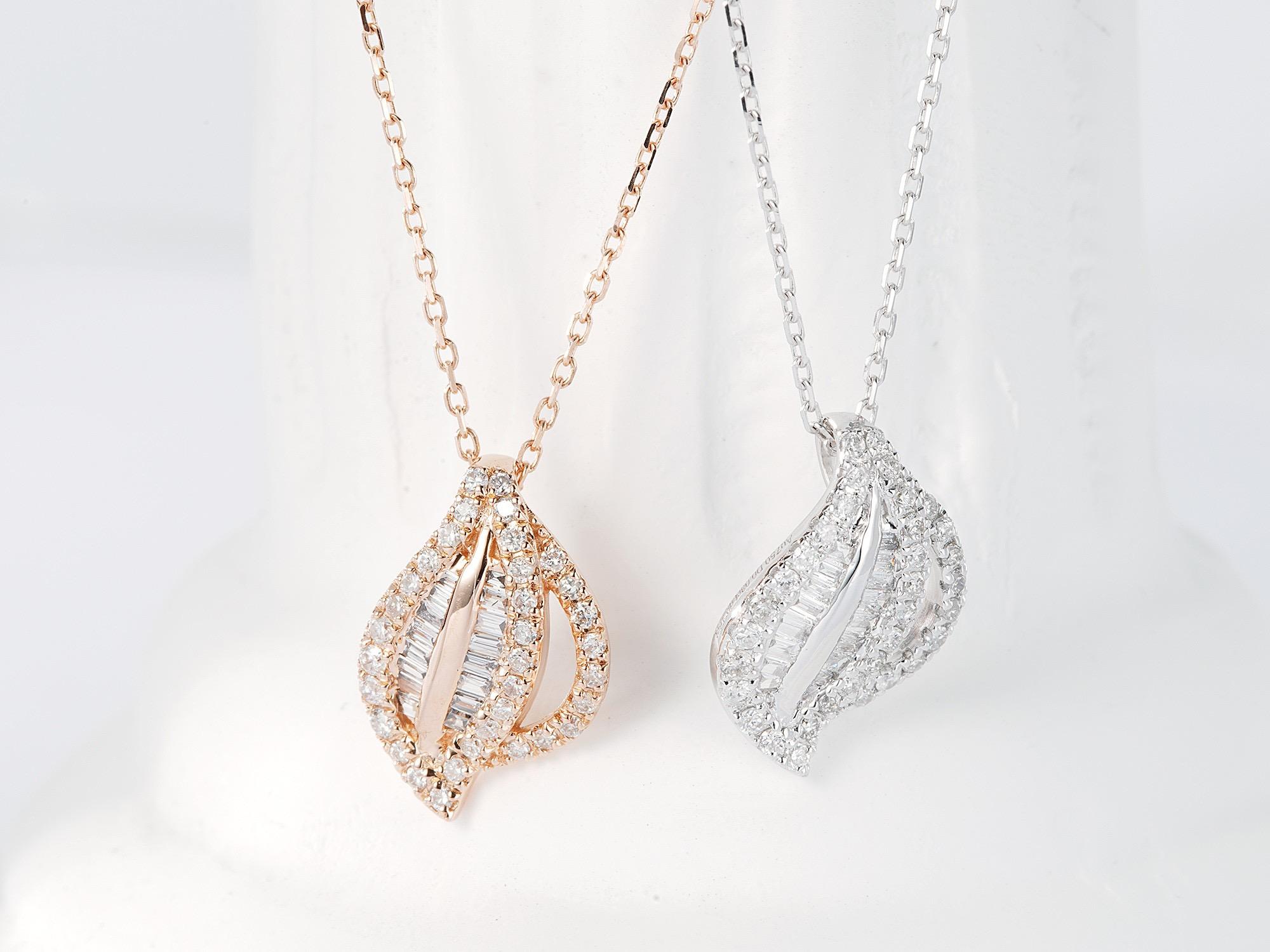 Moderno Collana con ciondolo a foglia di diamante Baguette in oro rosa 18K in vendita
