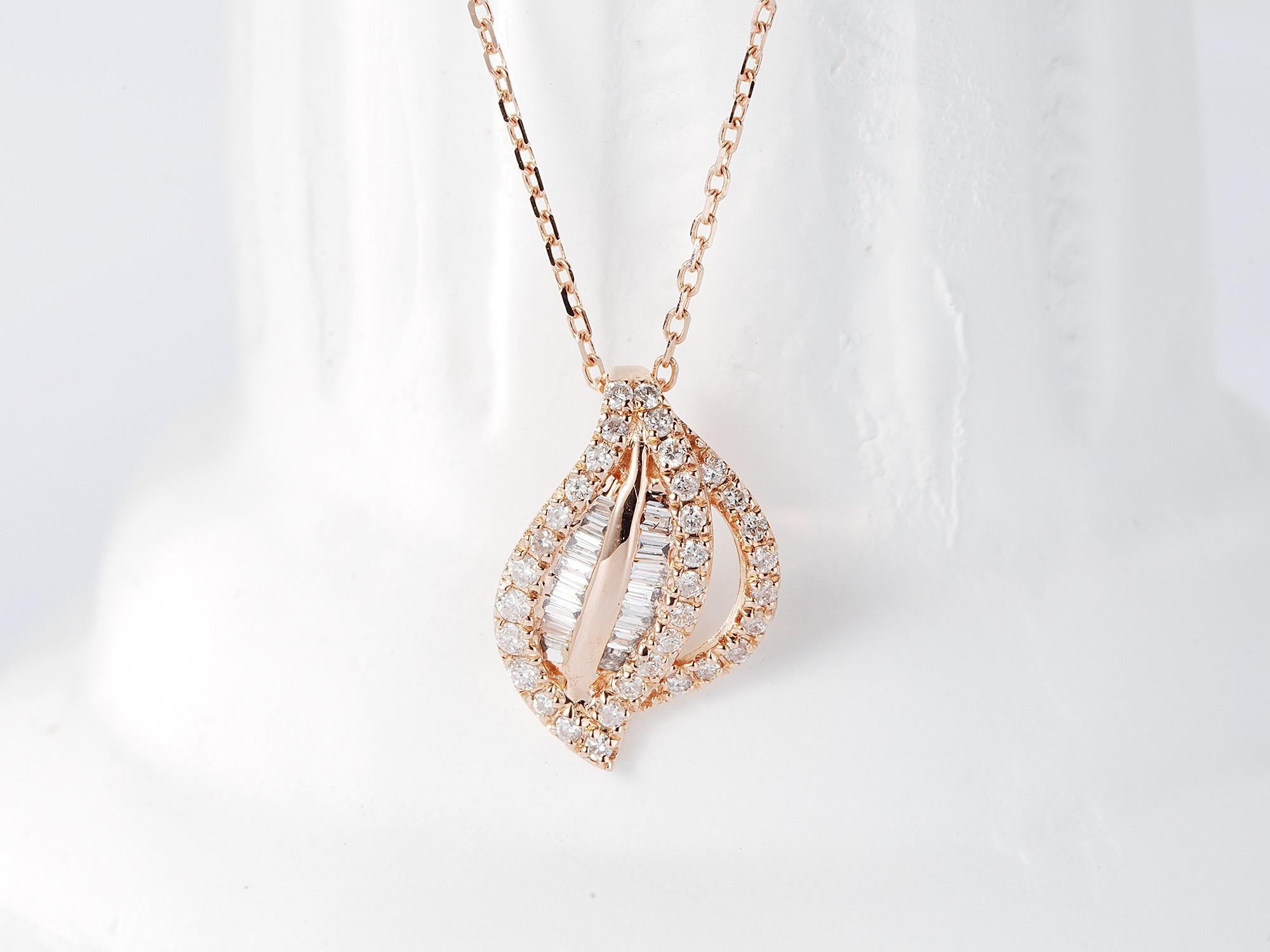 Taglio baguette Collana con ciondolo a foglia di diamante Baguette in oro rosa 18K in vendita