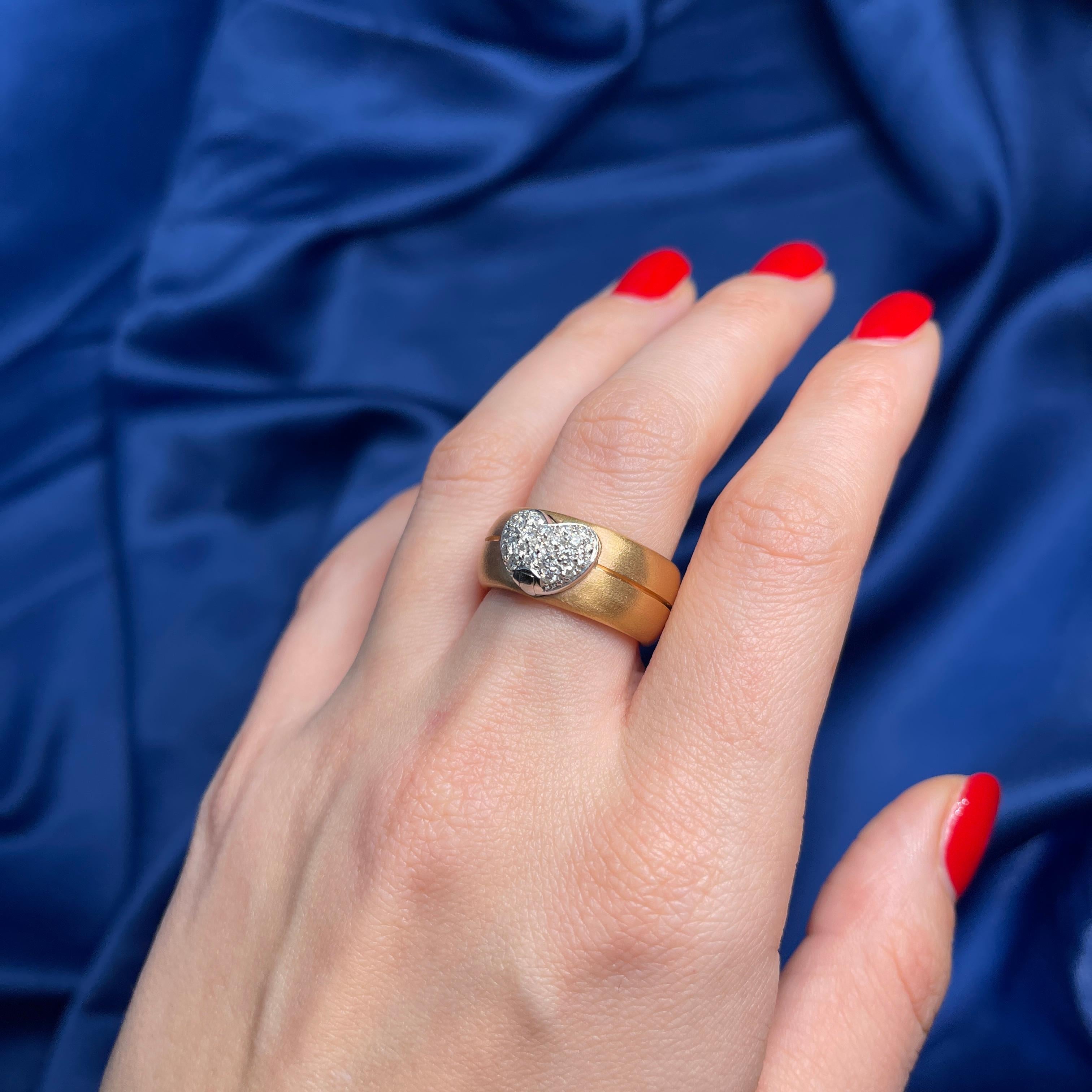 18K Rose Gold Band Ring with Diamond Pavé Heart For Sale 2