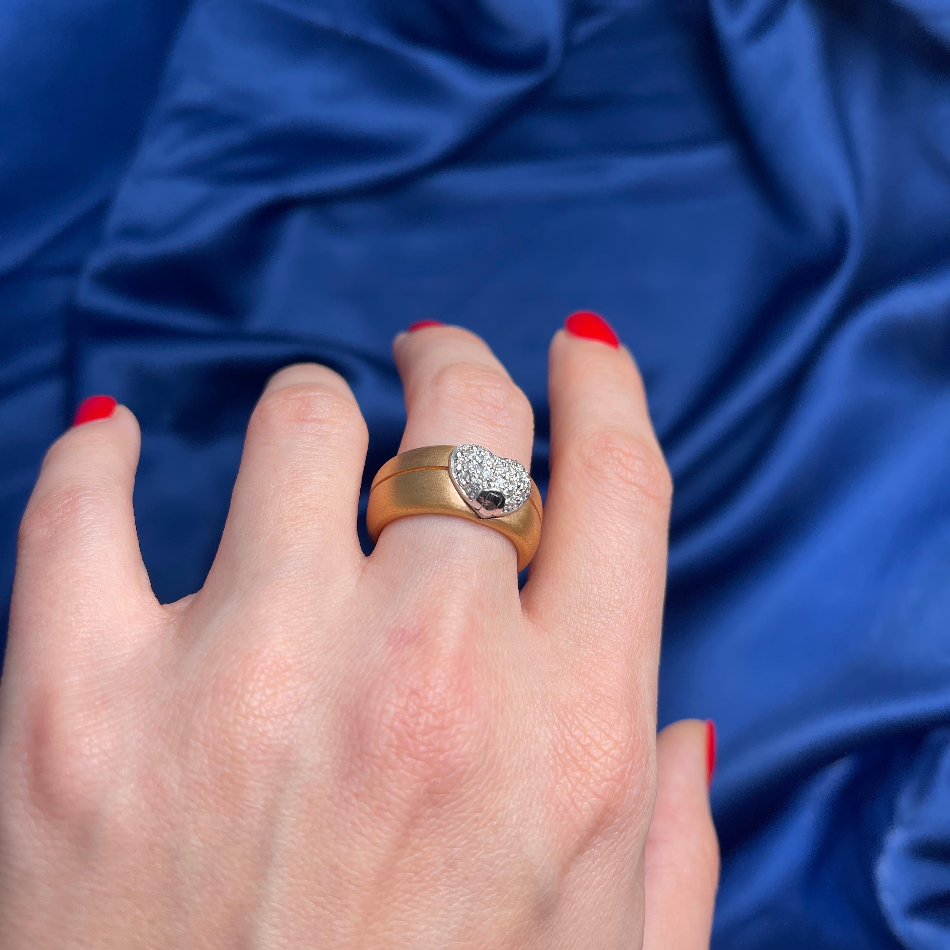 18K Rose Gold Band Ring with Diamond Pavé Heart For Sale 3