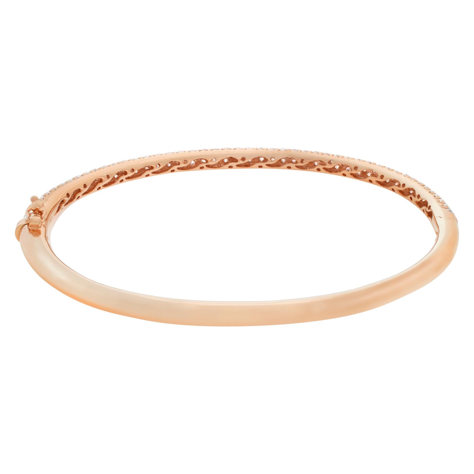 18k Rose Gold Bangle with 2.86 Carats in Round Brilliant Cut Pave Diamonds In Excellent Condition In Surfside, FL