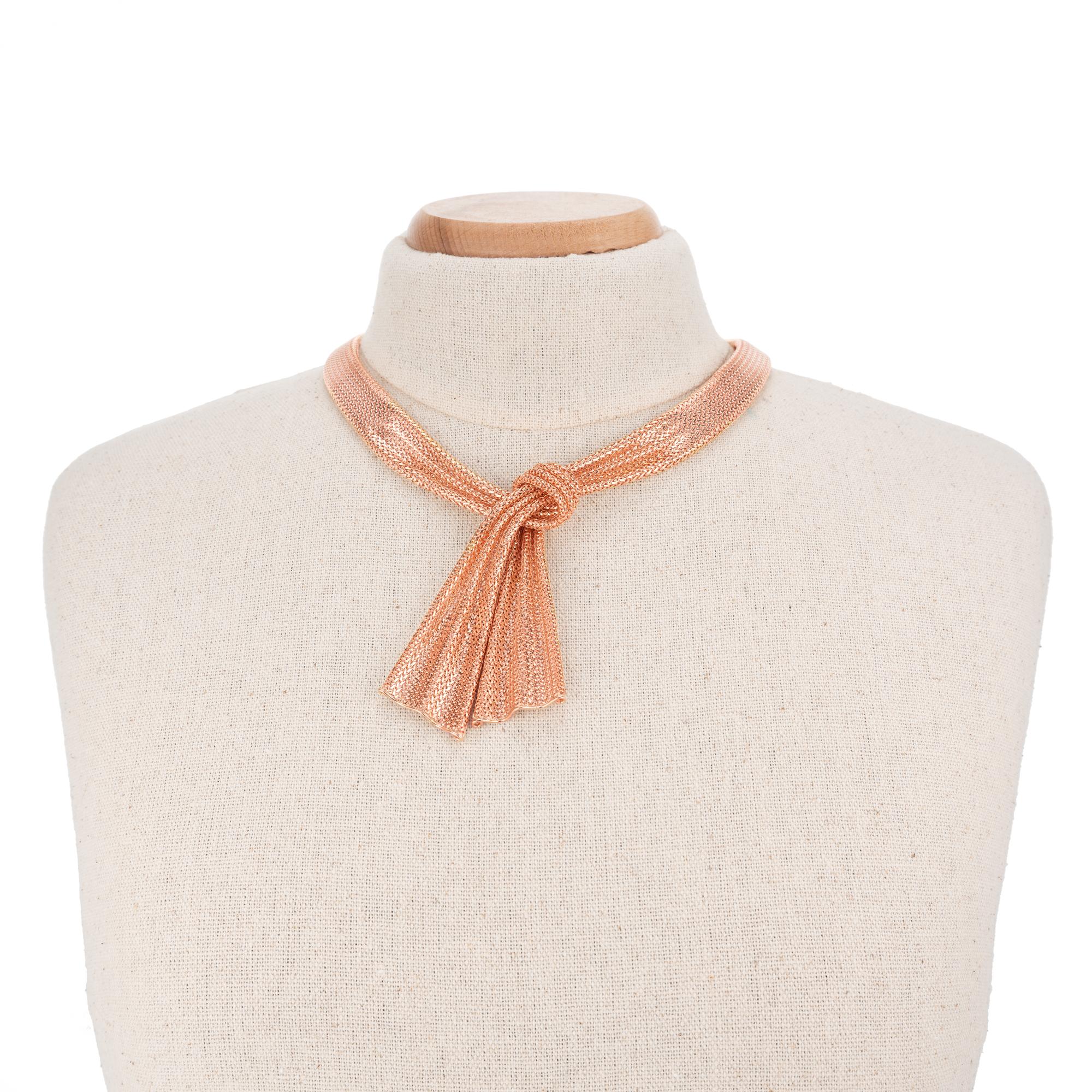 18 Karat Rose Gold Bow Design Scarf Style Mesh Necklace In Good Condition In Stamford, CT