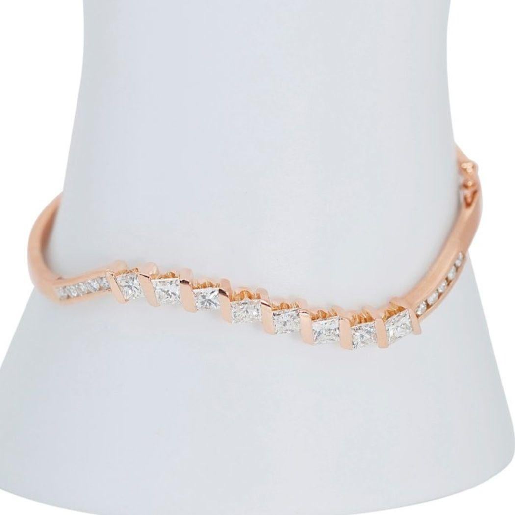 18K Rose Gold Bracelet with 2.1 Carat Princess Cut Diamond and Side Stones For Sale 2