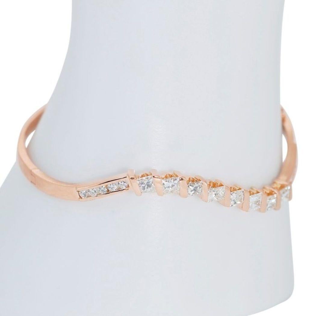 18K Rose Gold Bracelet with 2.1 Carat Princess Cut Diamond and Side Stones For Sale 3