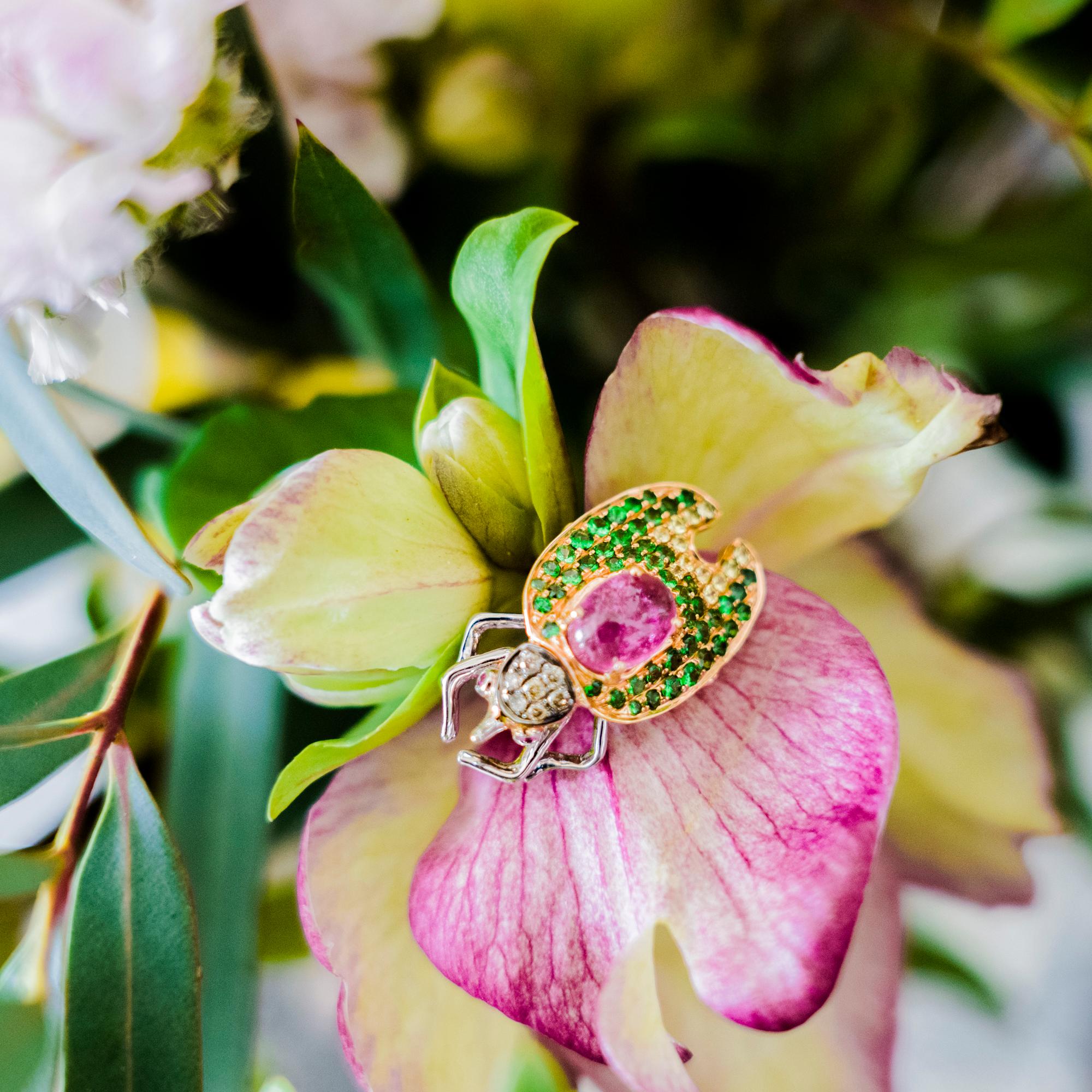 18K Rose Gold Bug Shaped Rubelite and Green Garnet Brooch In New Condition For Sale In Hong Kong, HK