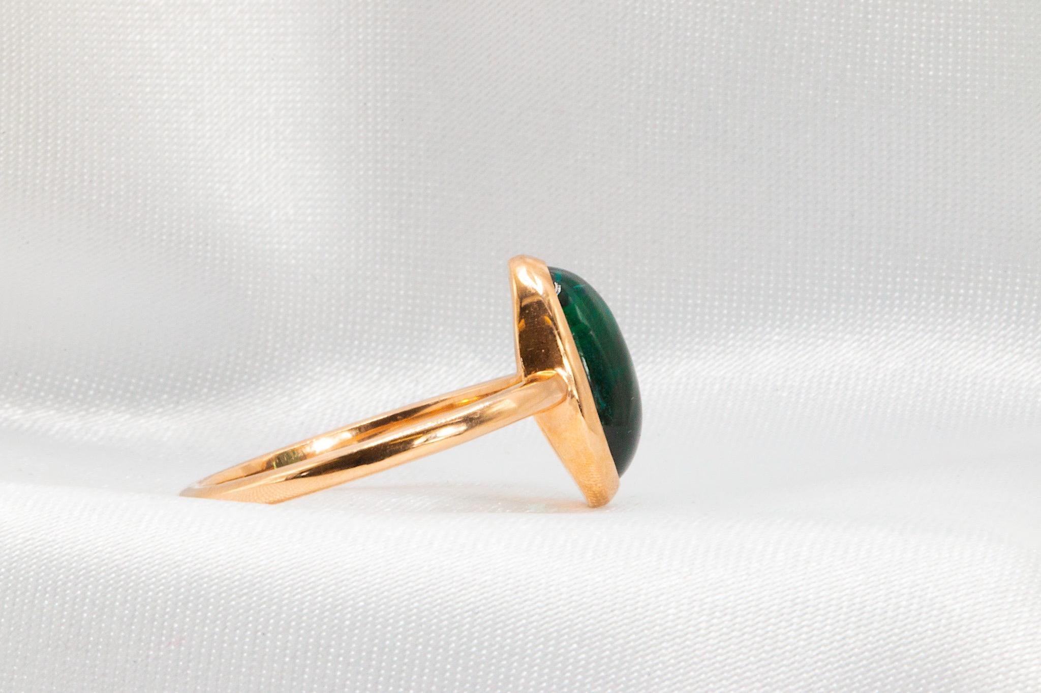 Taille cabochon Bague en or rose 18 carats avec tourmaline cabochon en vente