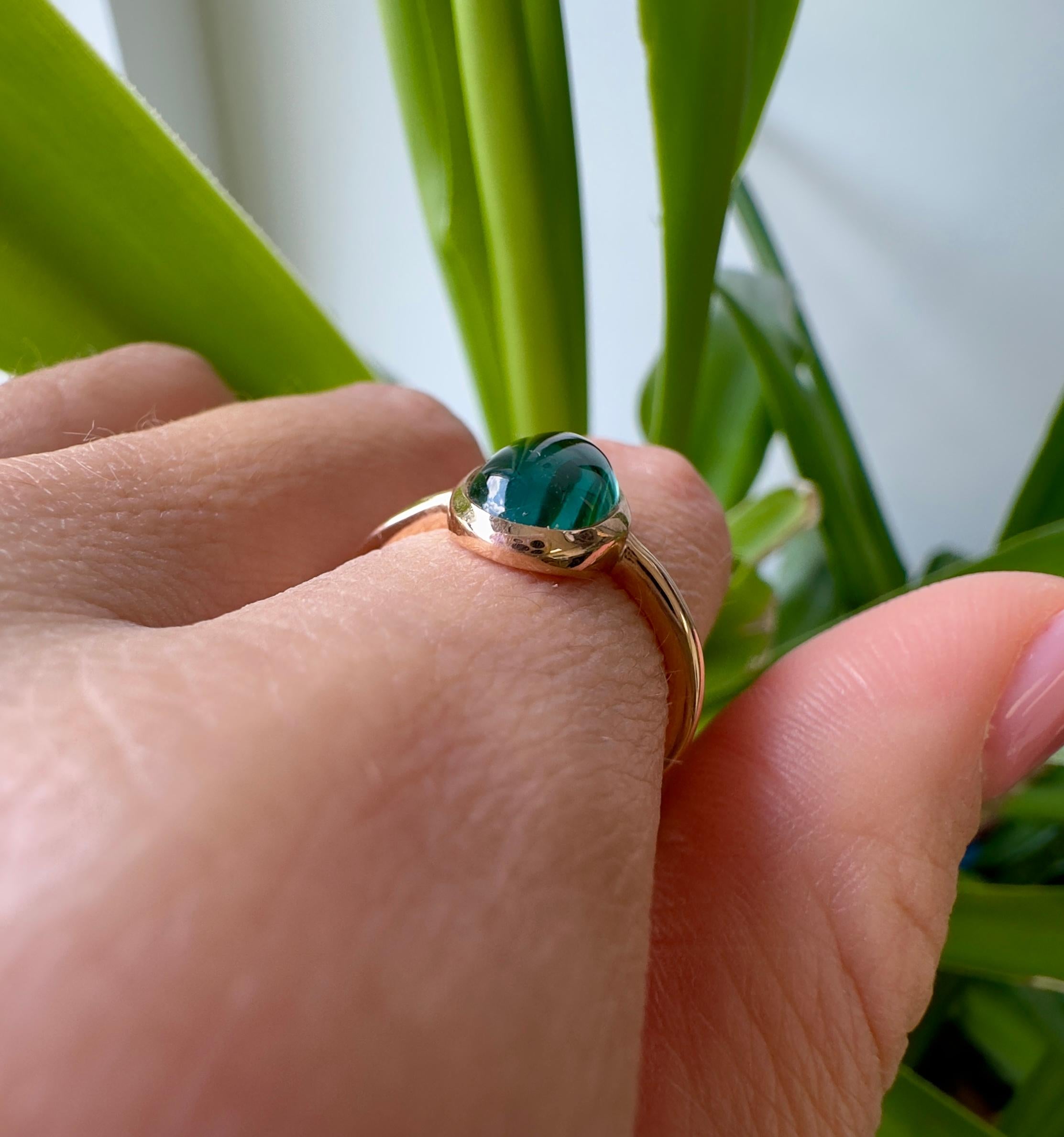 Bague en or rose 18 carats avec tourmaline cabochon en vente 3