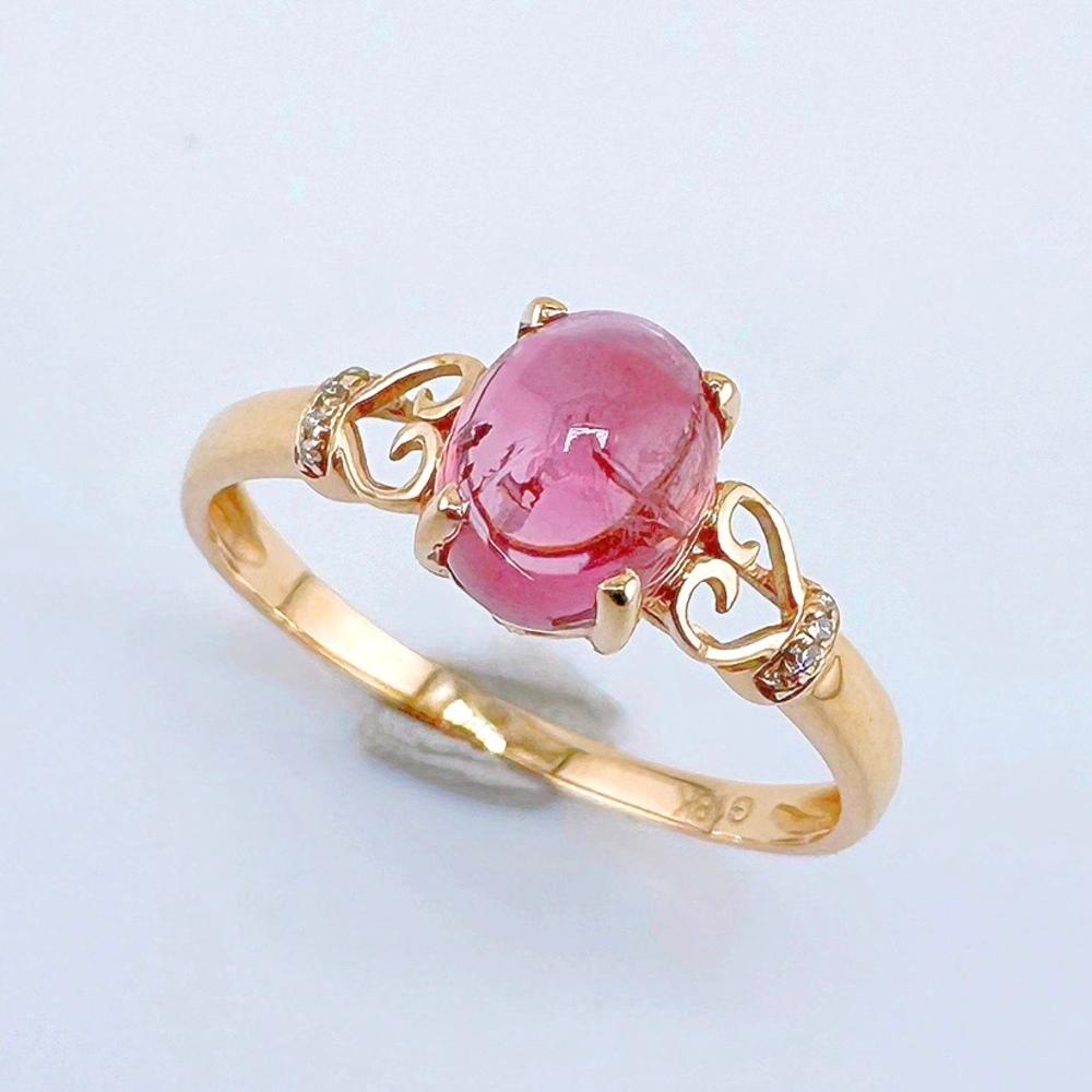 18K Rose Gold Cabochon Fuchsia Tourmaline Ring with Diamonds In New Condition For Sale In Kowloon, HK