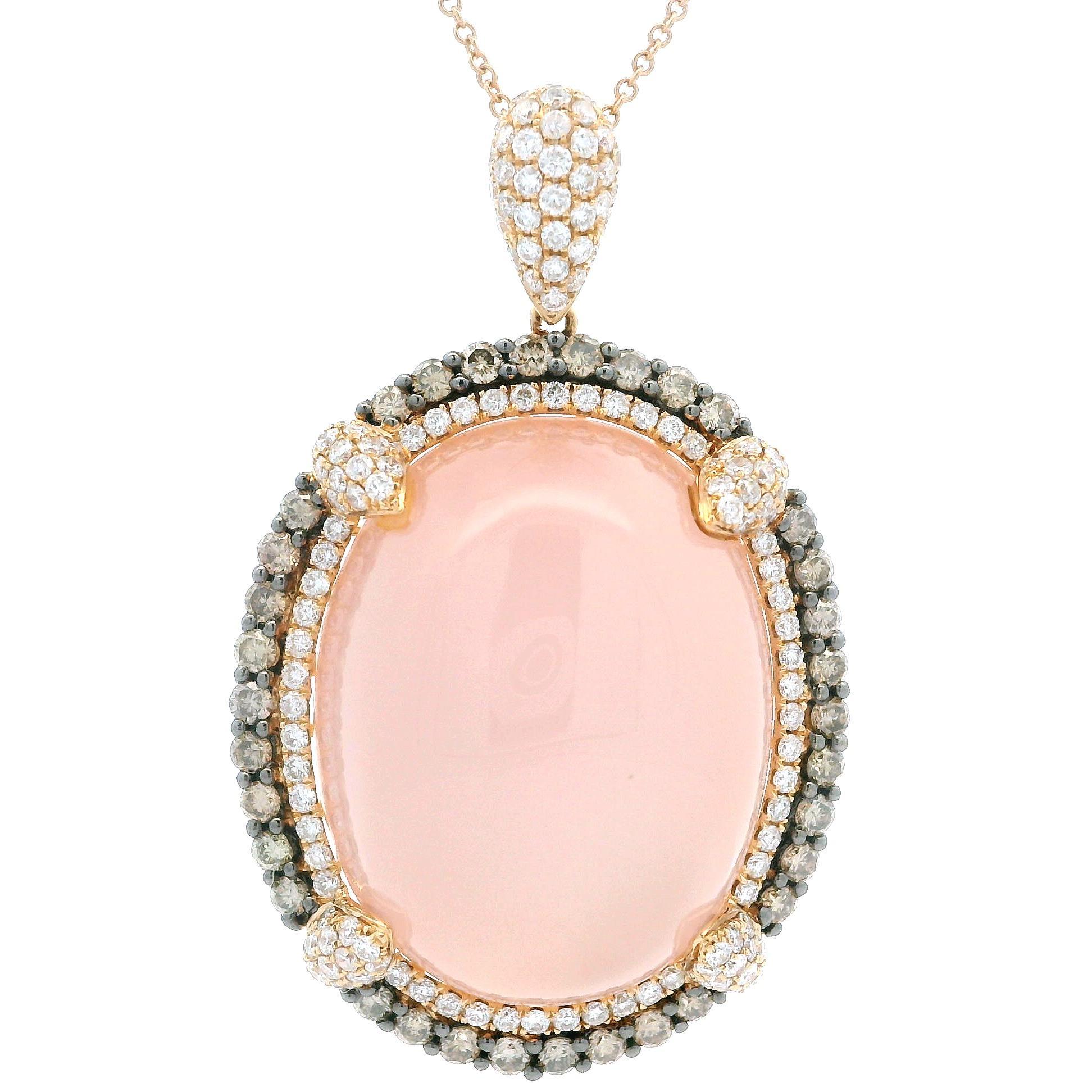 Collana con ciondolo in oro rosa 18k con quarzo rosa cabochon e diamanti a forma di aureola da 1,46 ct. in vendita 1