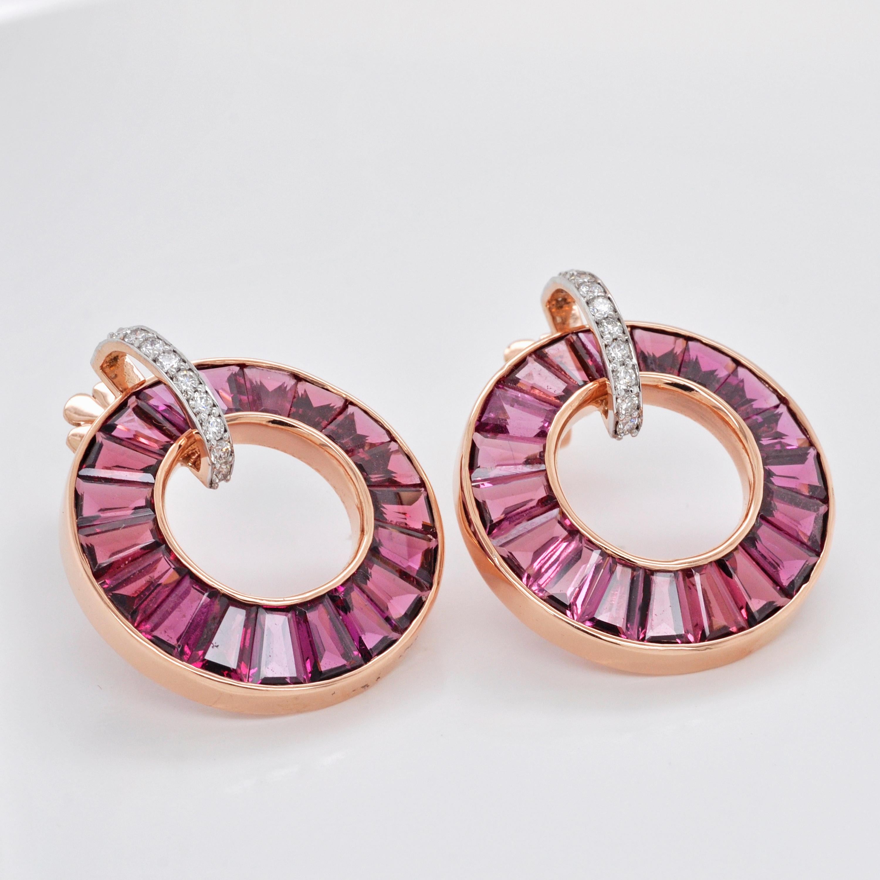 18K Rose Gold Channel Set Tapered Baguette Rhodolite Diamond Circle Earrings In New Condition For Sale In Jaipur, Rajasthan