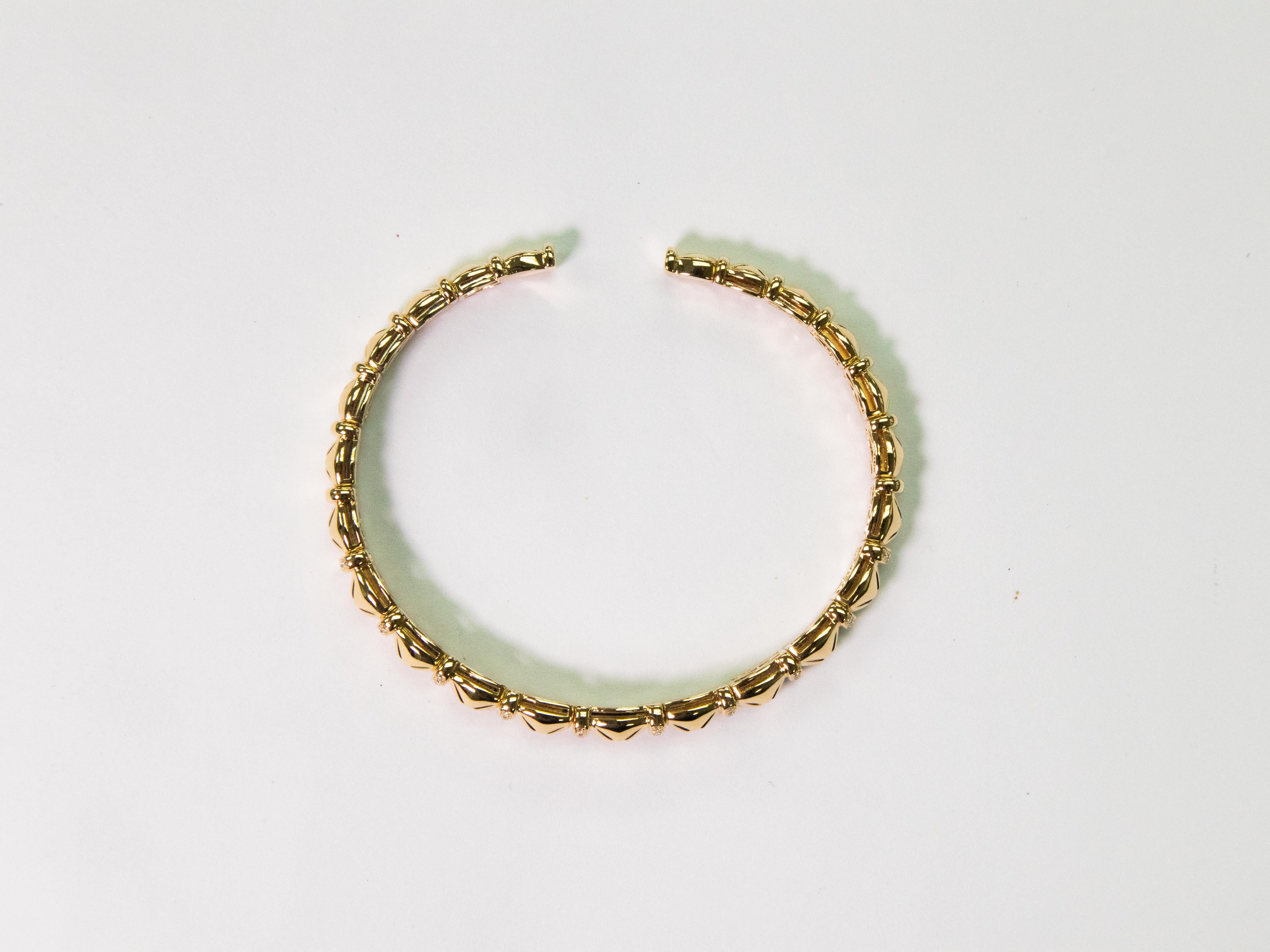 Modern 18K Rose Gold Classic Diamond Bangle with Natural Diamonds  IdunnCollections For Sale