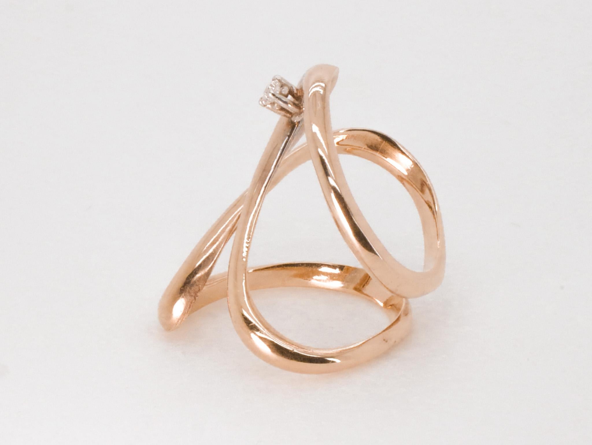 Bague de fiançailles audacieuse en or rose 18 carats à motif cosmique avec diamant blanc de 0,10 carat en vente 3