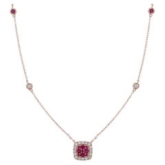 Collana con diamanti e rubini a forma di cuscino in oro rosa 18K
