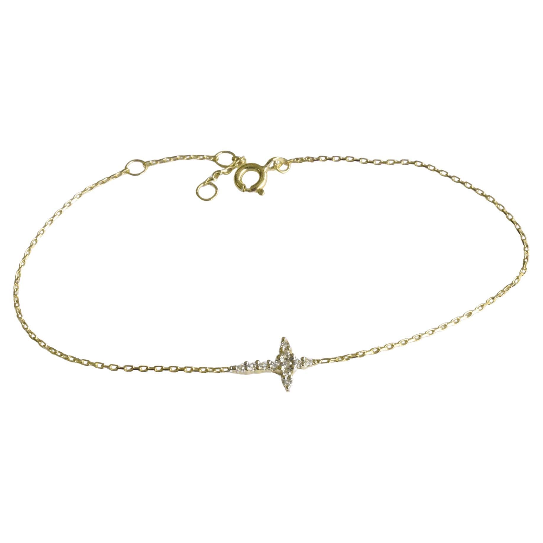 18 Karat Gold Dainty Kreuz-Armband Tiny Cross Diamant (Moderne) im Angebot
