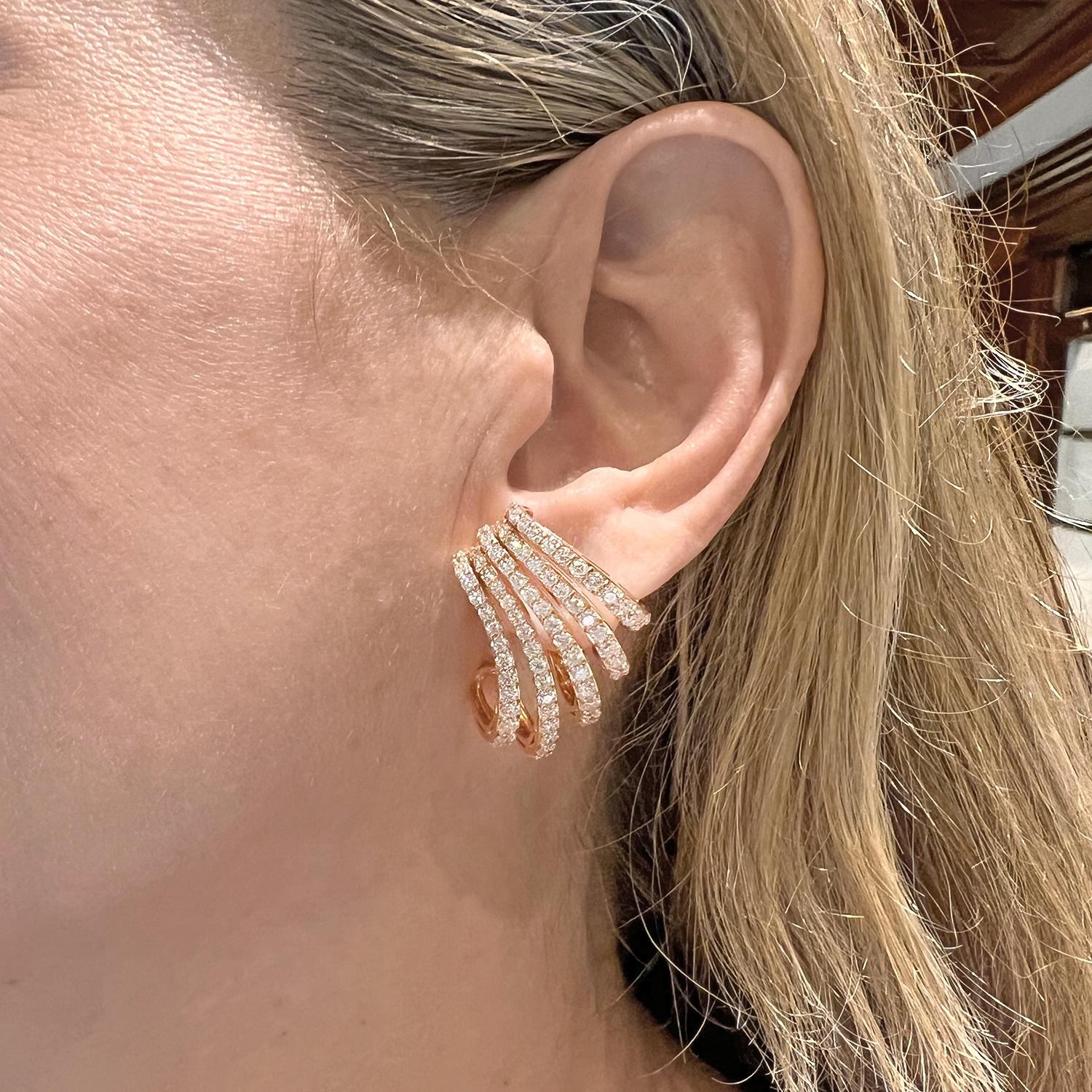 Boucles d'oreilles en or rose 18k à 5 rangs de diamants Neuf - En vente à Palm Beach, FL