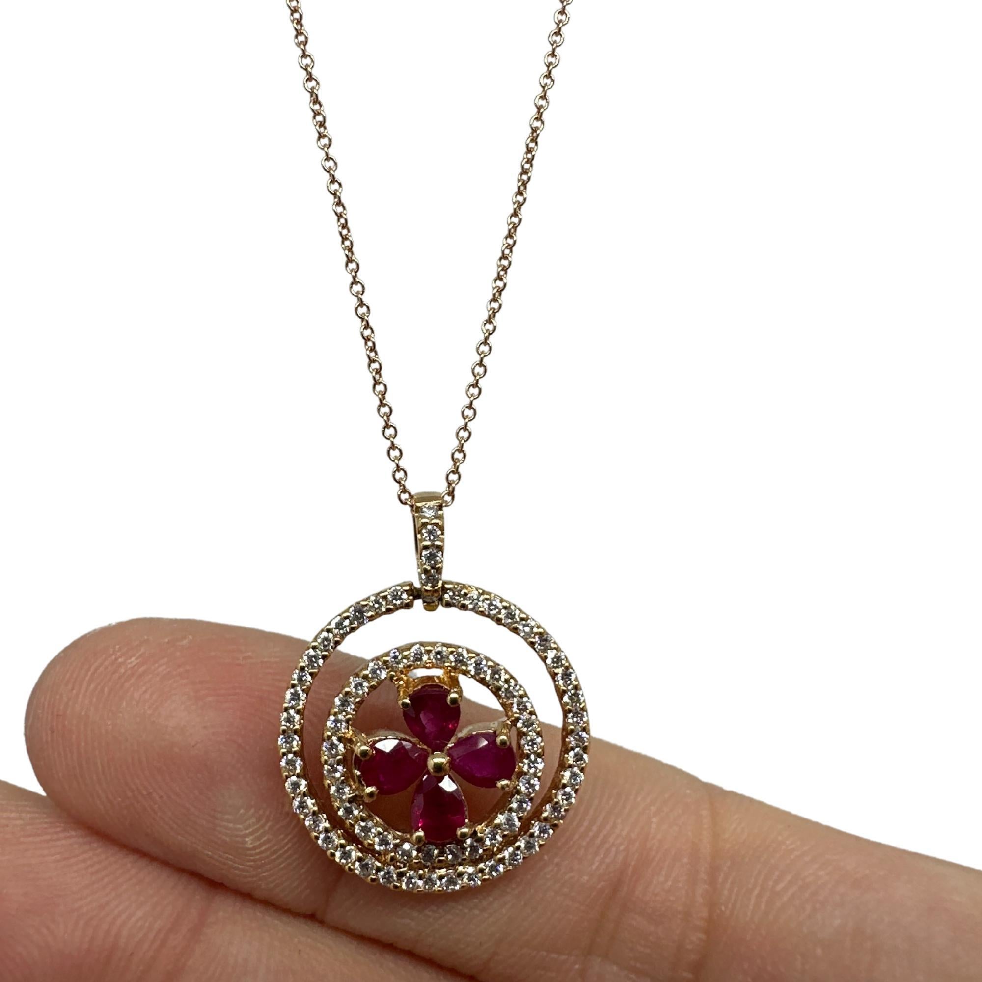 Collana in oro rosa 18k con diamanti e rubini taglio pera In condizioni buone in vendita a New York, NY