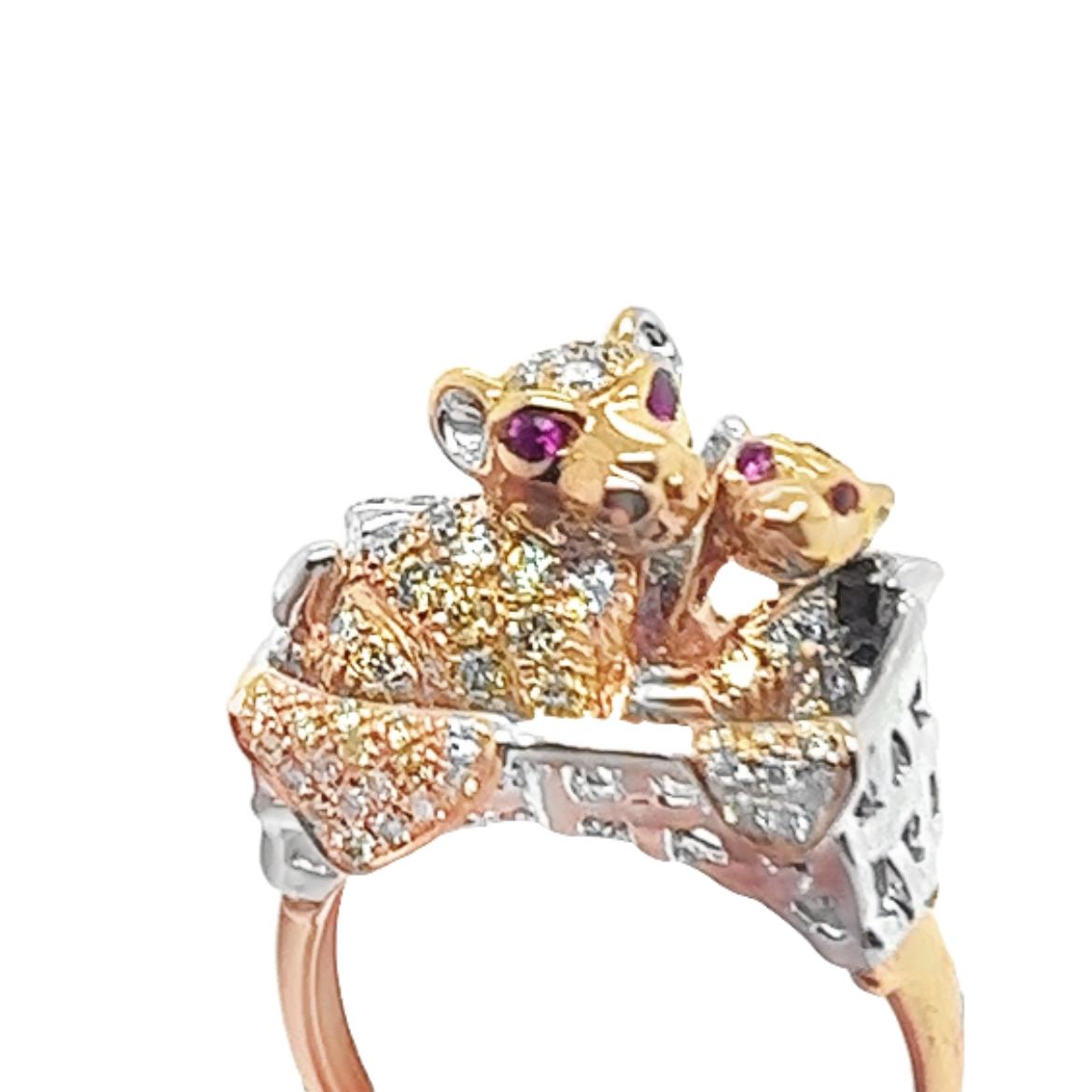 Round Cut 18K Rose Gold Diamond Baby Leopard Ring For Sale